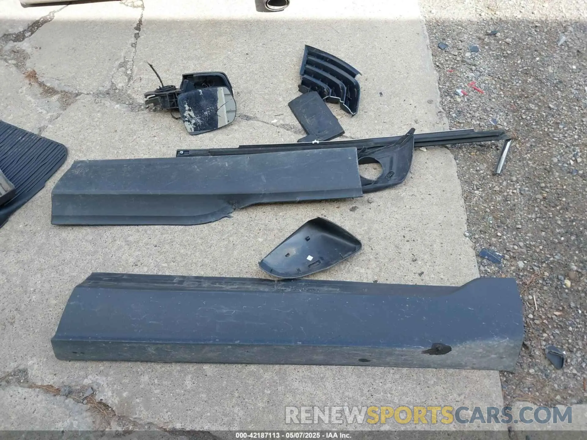 12 Photograph of a damaged car 2FMPK4J9XLBB58471 FORD EDGE 2020