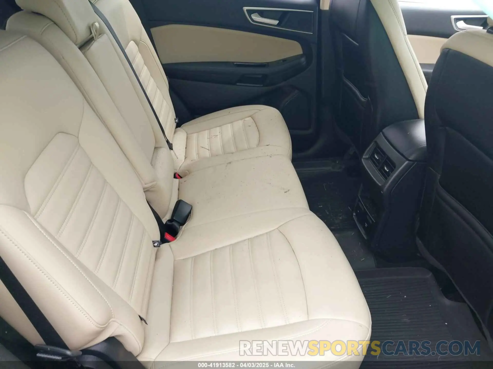 8 Photograph of a damaged car 2FMPK4J9XLBB59295 FORD EDGE 2020