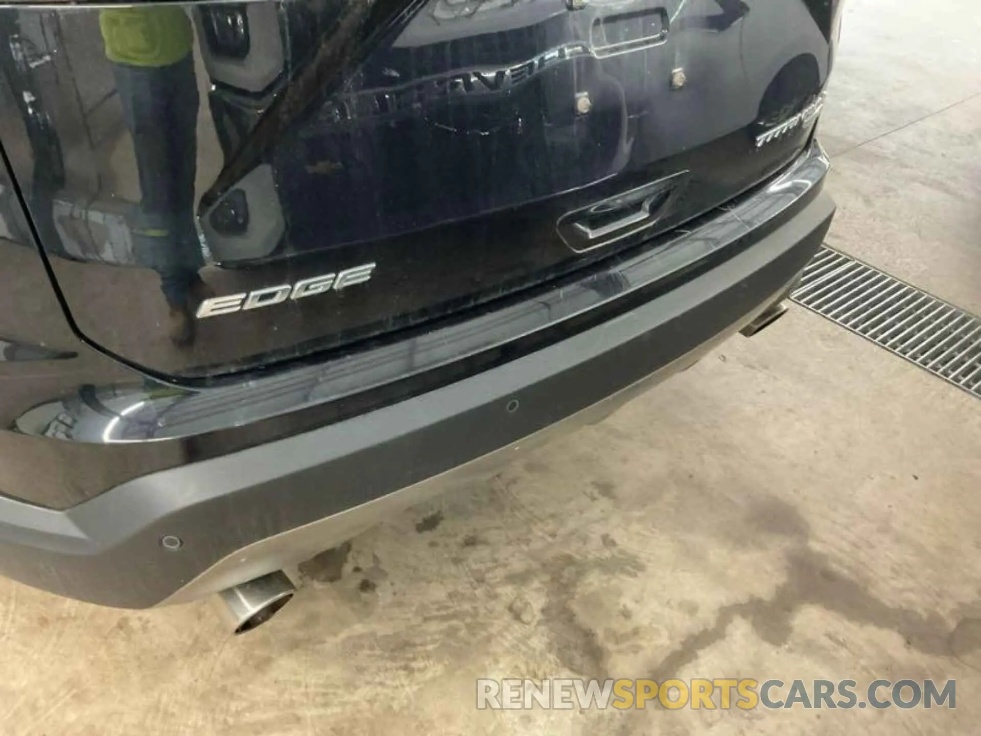 17 Photograph of a damaged car 2FMPK4K93LBA60820 FORD EDGE 2020