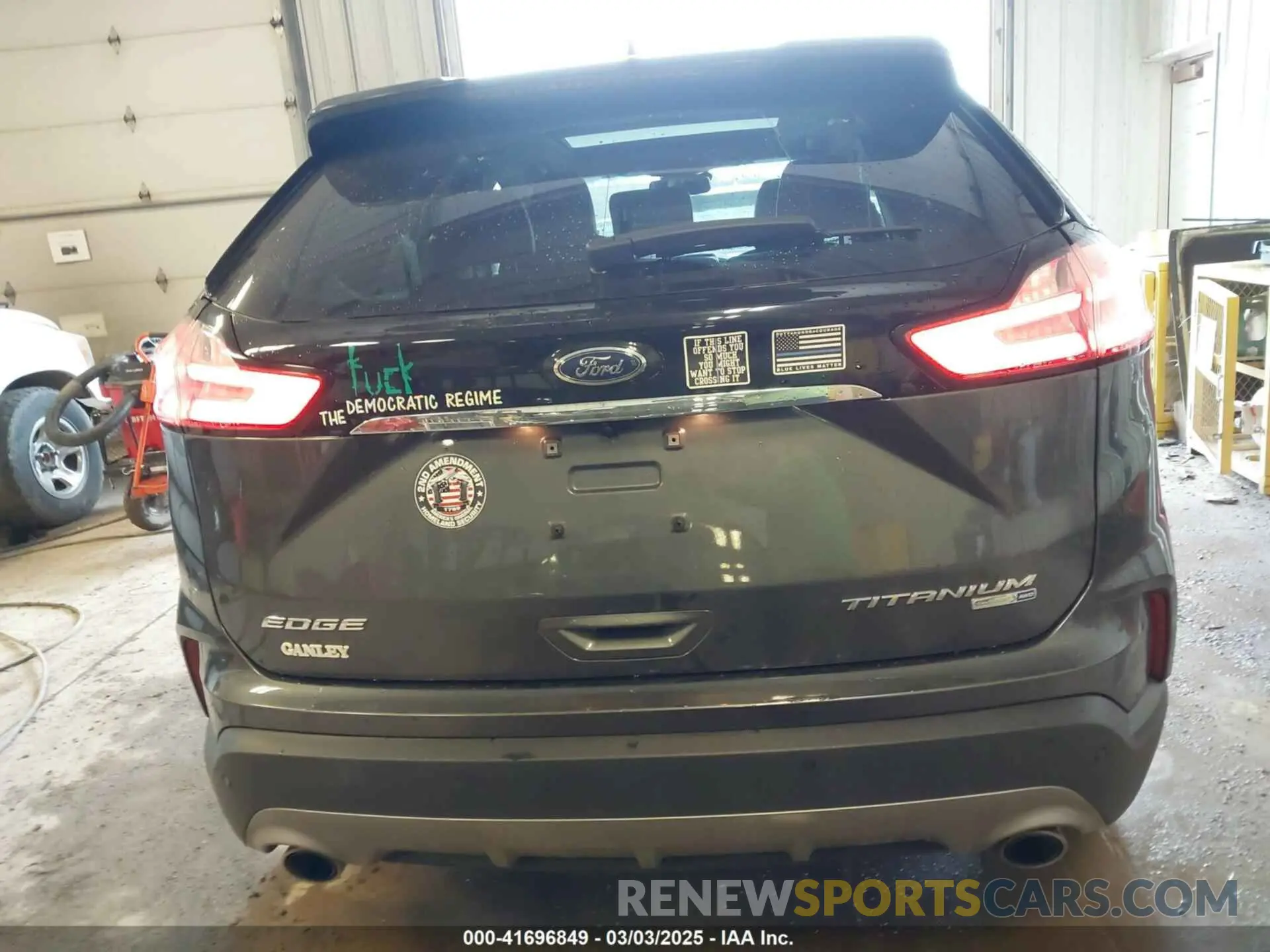17 Photograph of a damaged car 2FMPK4K97LBA83324 FORD EDGE 2020