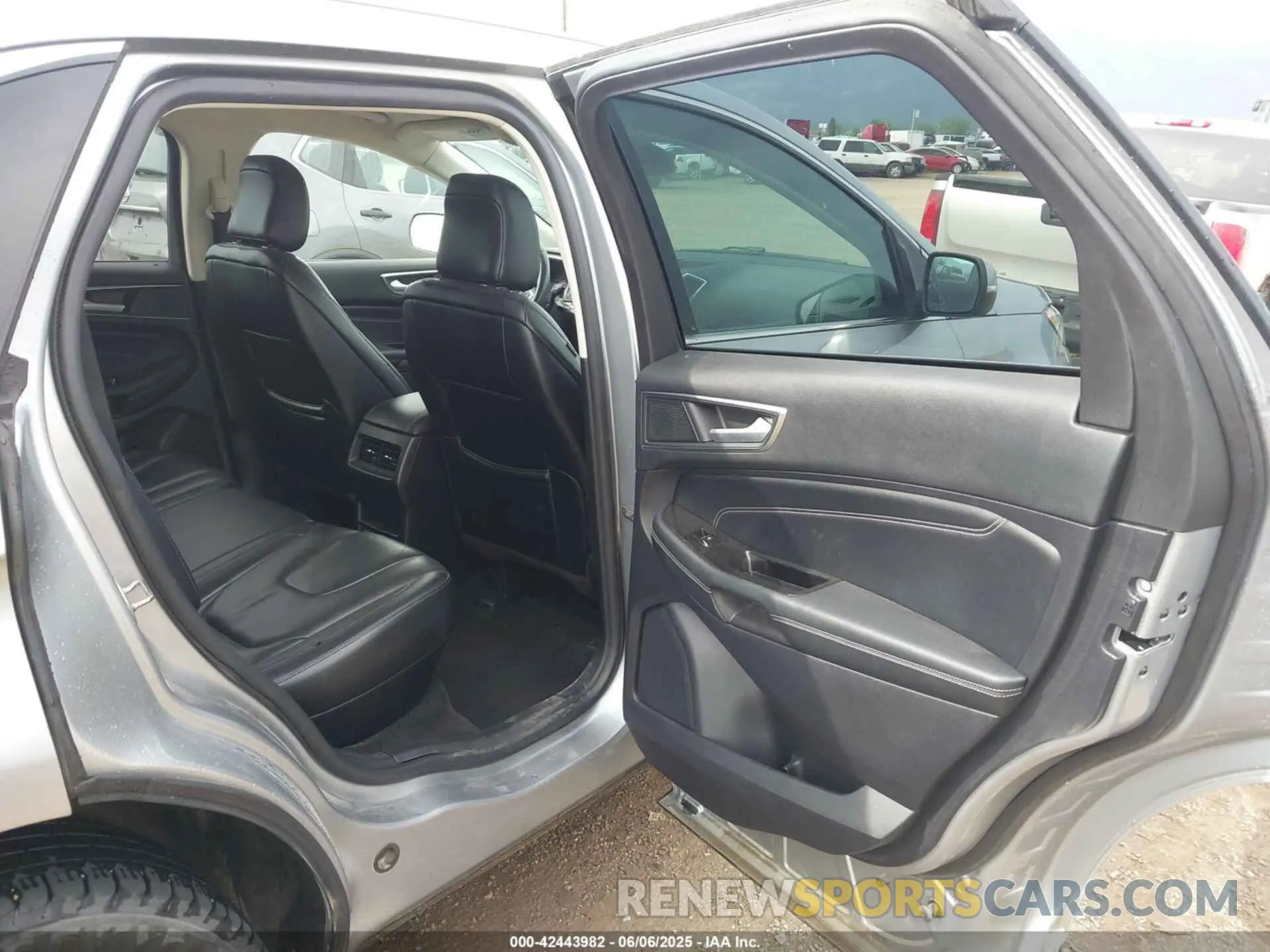 8 Photograph of a damaged car 2FMPK4K98LBA16375 FORD EDGE 2020