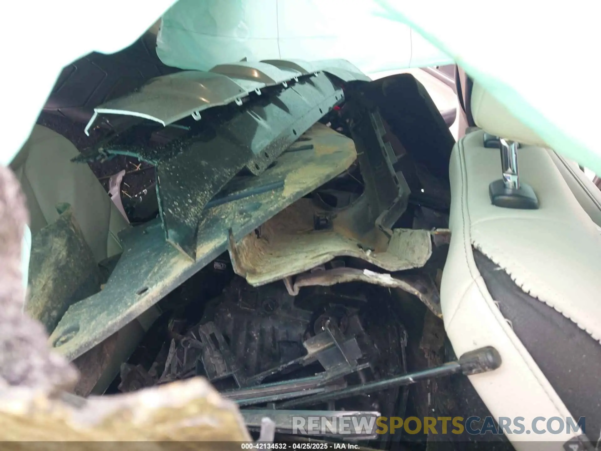 8 Photograph of a damaged car 2FMPK4K98LBB12684 FORD EDGE 2020
