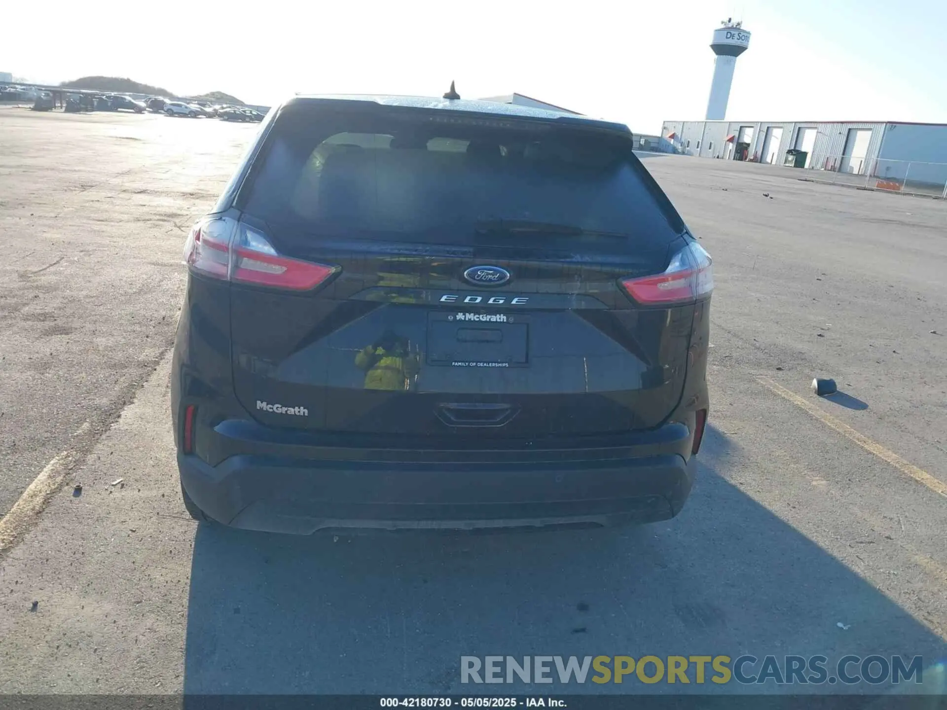 17 Photograph of a damaged car 2FMPK3G90MBA18643 FORD EDGE 2021