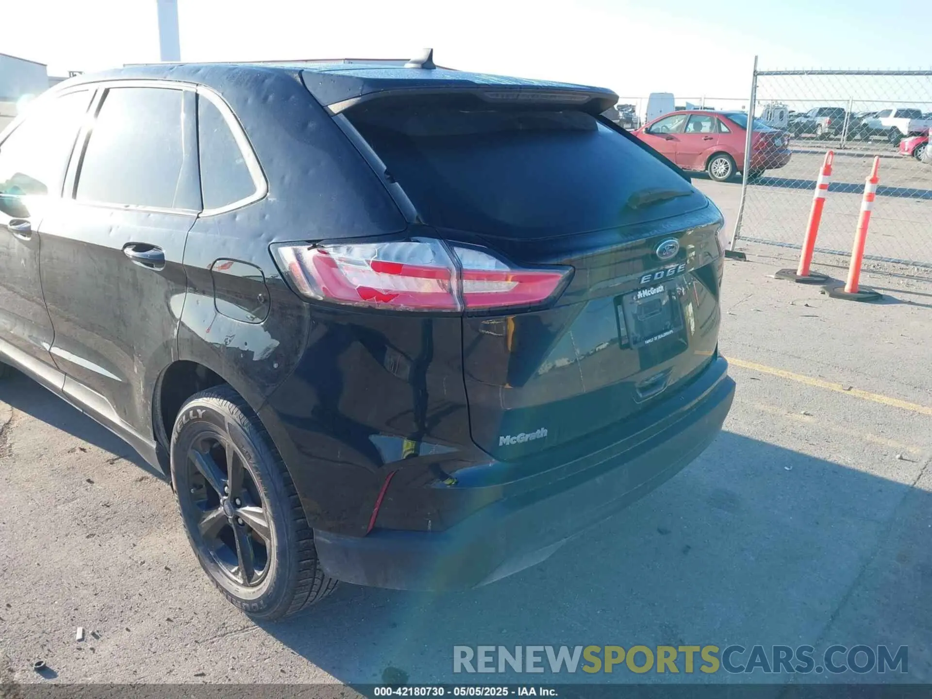 18 Photograph of a damaged car 2FMPK3G90MBA18643 FORD EDGE 2021