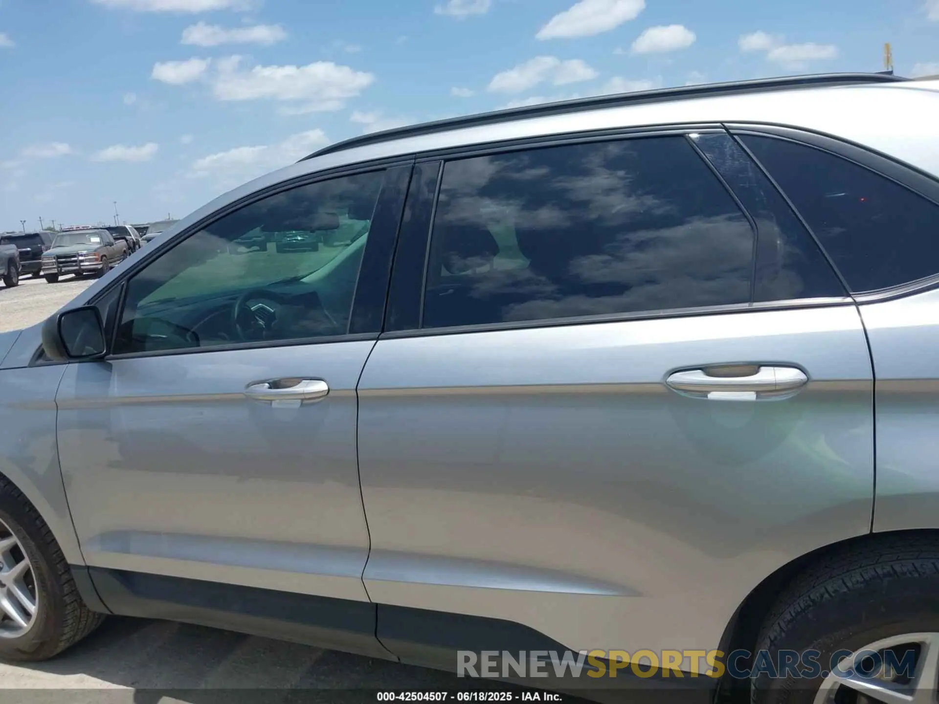 14 Photograph of a damaged car 2FMPK3G93MBA62989 FORD EDGE 2021