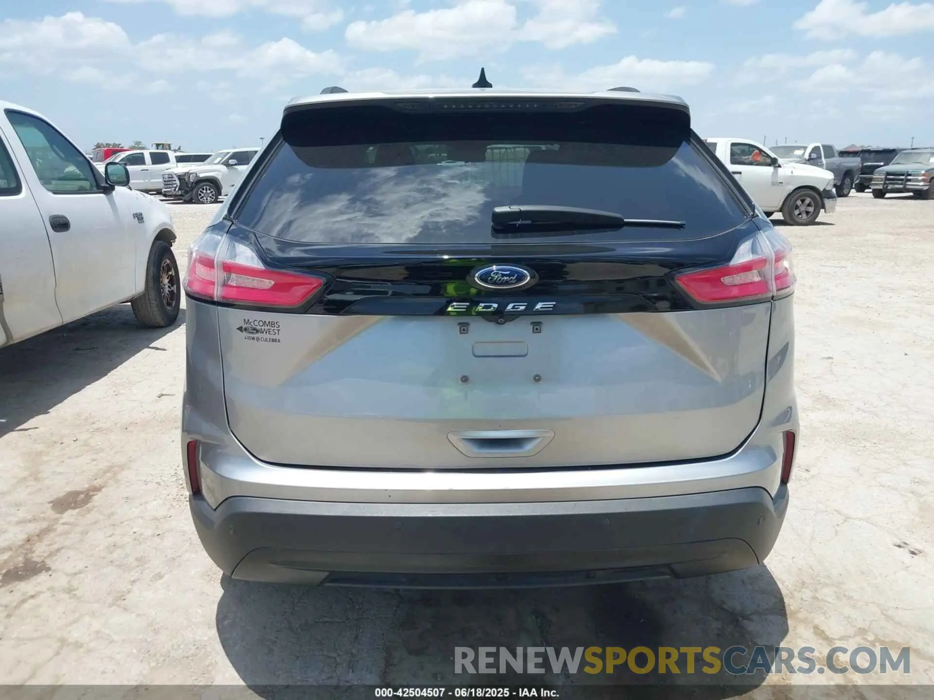 16 Photograph of a damaged car 2FMPK3G93MBA62989 FORD EDGE 2021