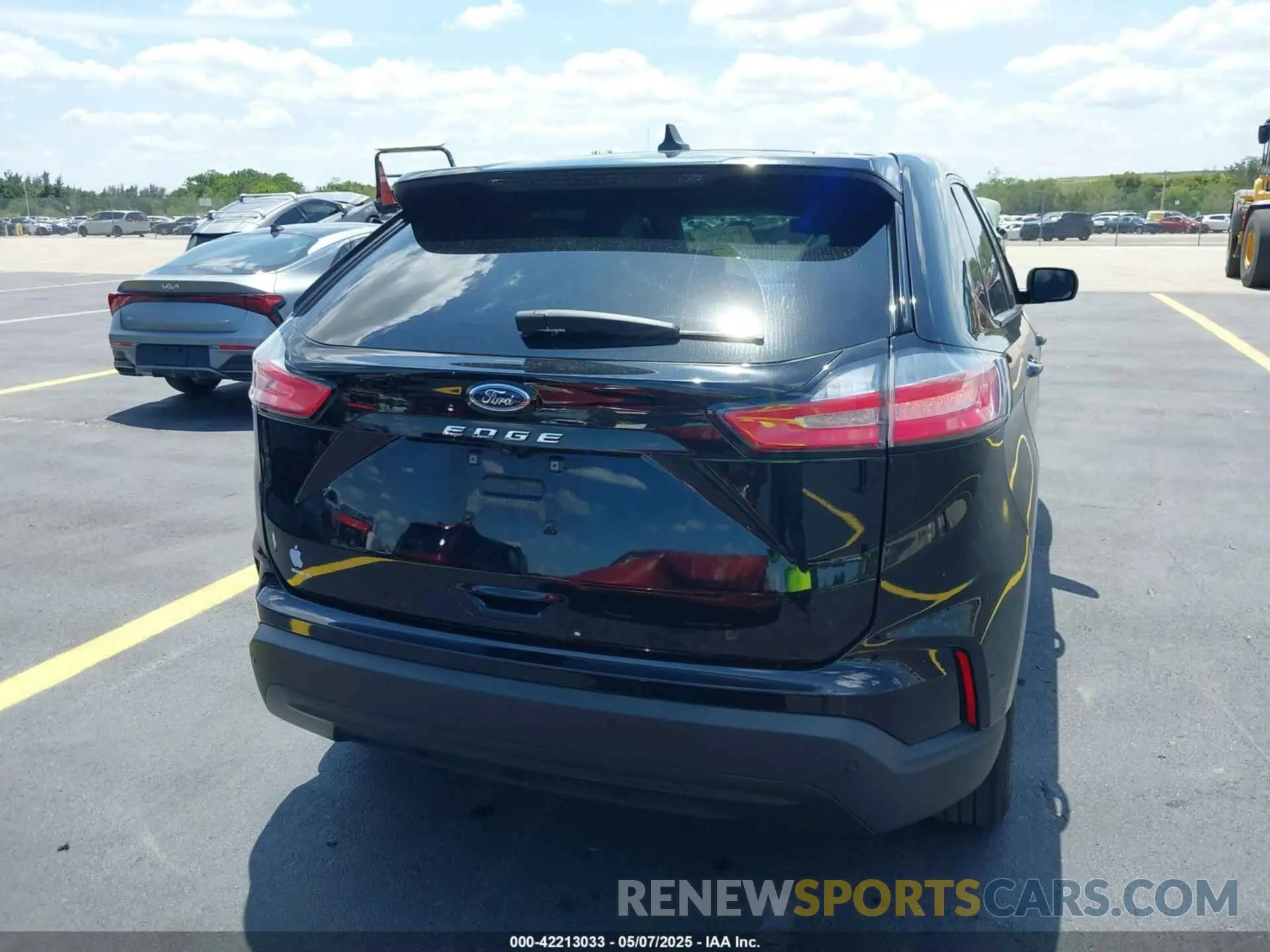 16 Photograph of a damaged car 2FMPK3G96MBA44423 FORD EDGE 2021