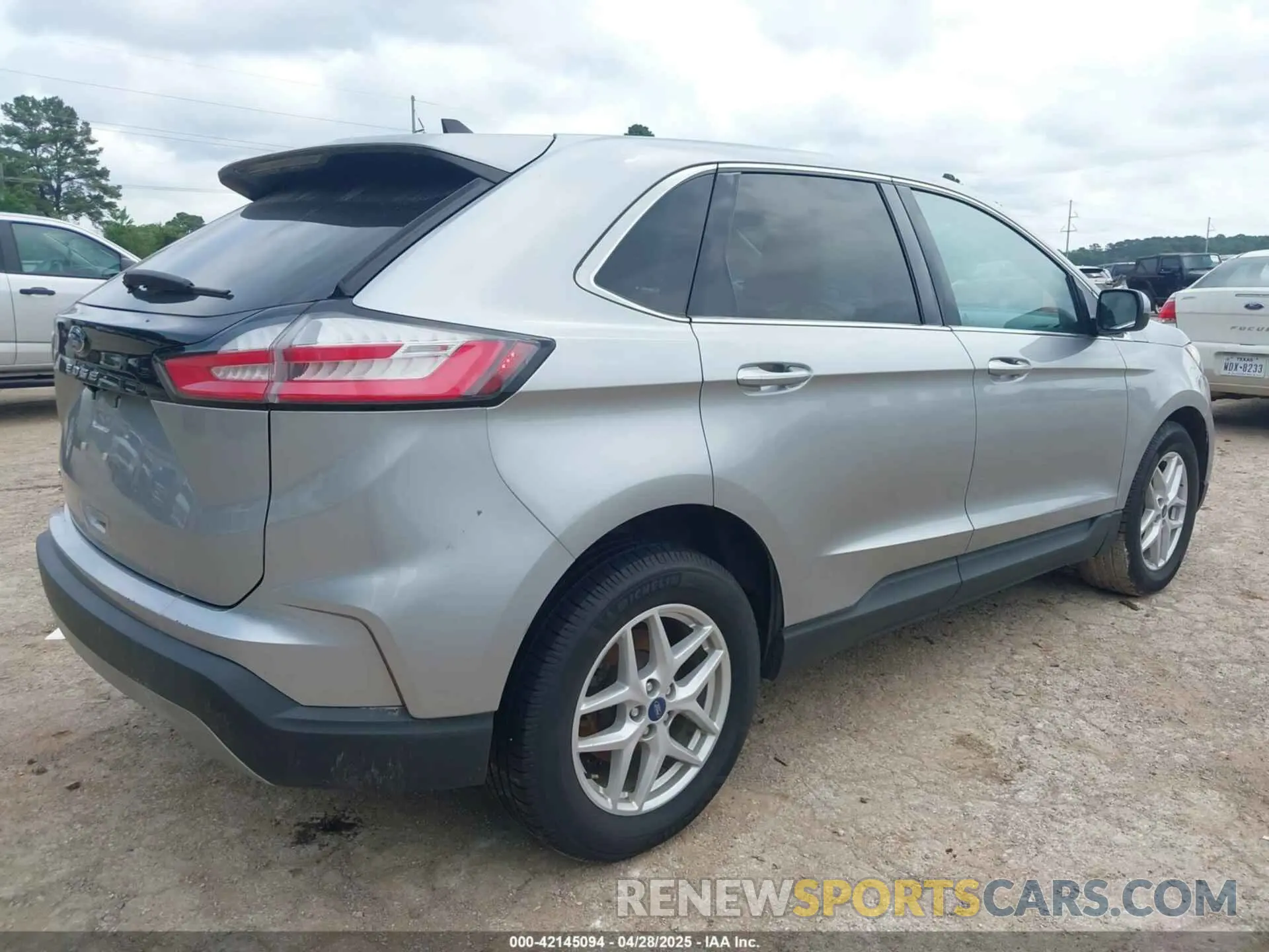 4 Photograph of a damaged car 2FMPK3J92MBA35954 FORD EDGE 2021