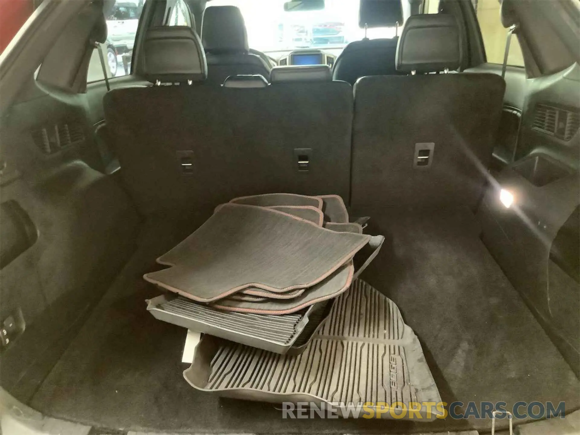 19 Photograph of a damaged car 2FMPK3J94MBA48169 FORD EDGE 2021