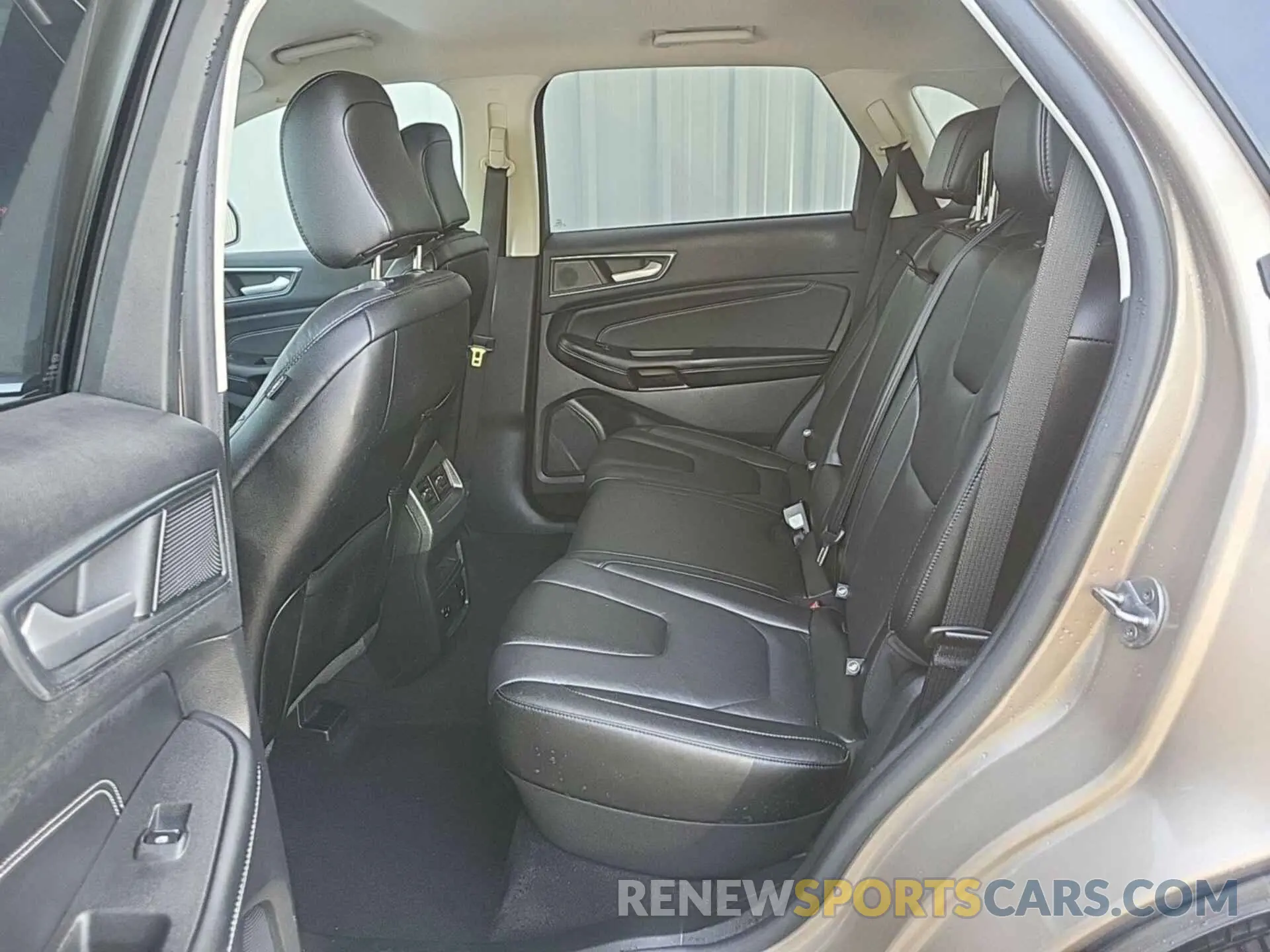 18 Photograph of a damaged car 2FMPK3K91MBA50959 FORD EDGE 2021