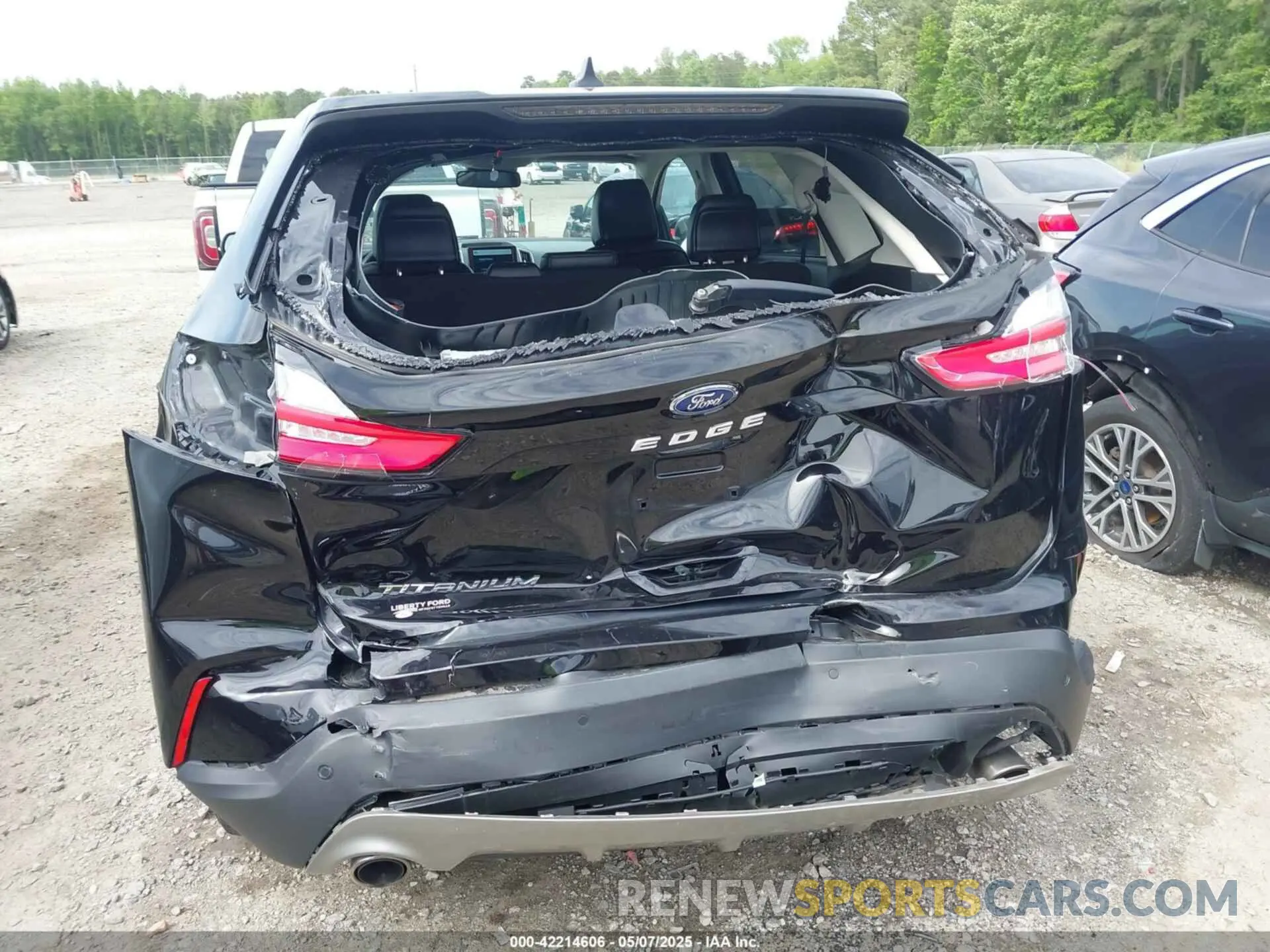 18 Photograph of a damaged car 2FMPK3K99MBA16882 FORD EDGE 2021