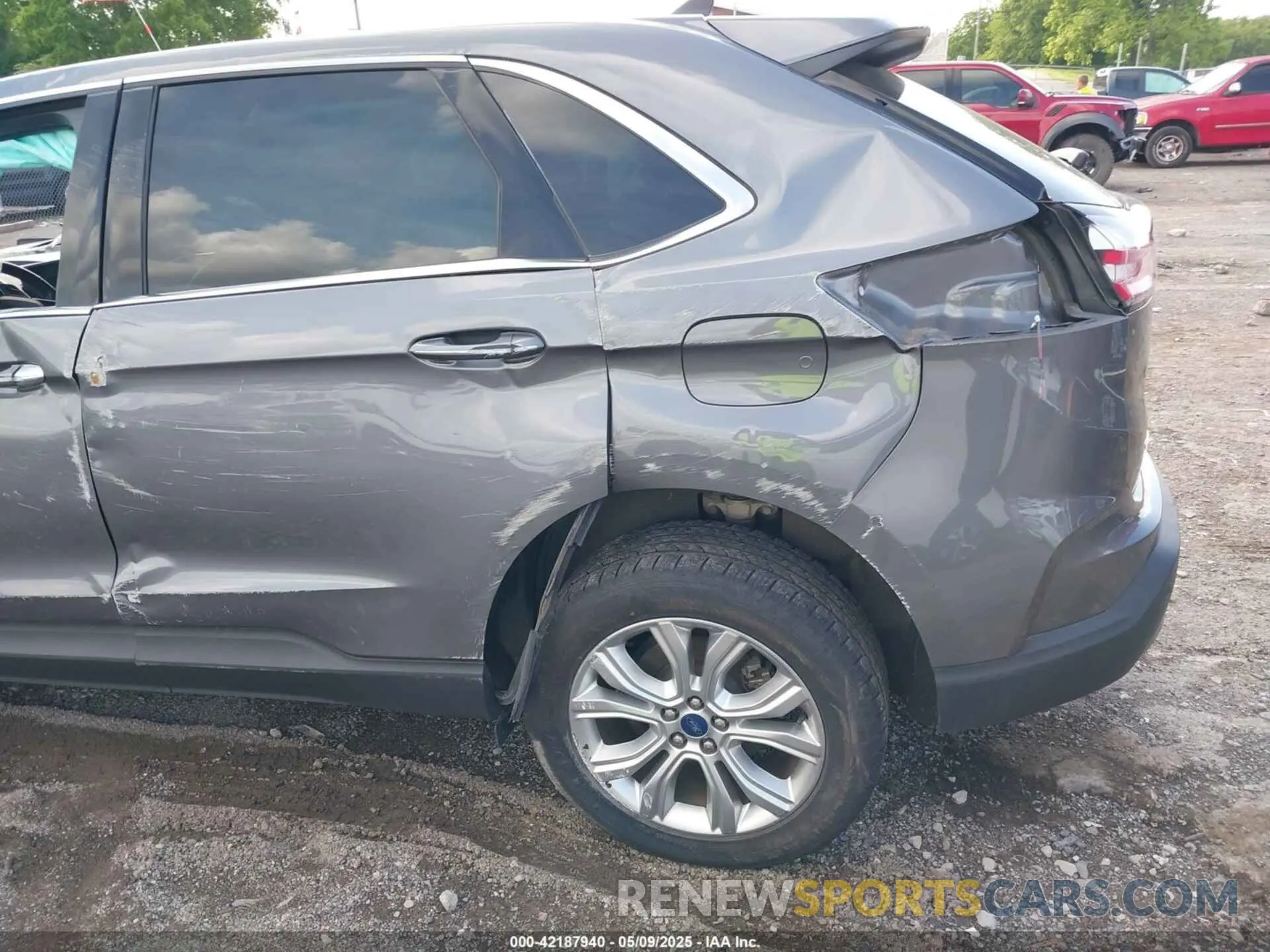 17 Photograph of a damaged car 2FMPK3K9XMBA21766 FORD EDGE 2021
