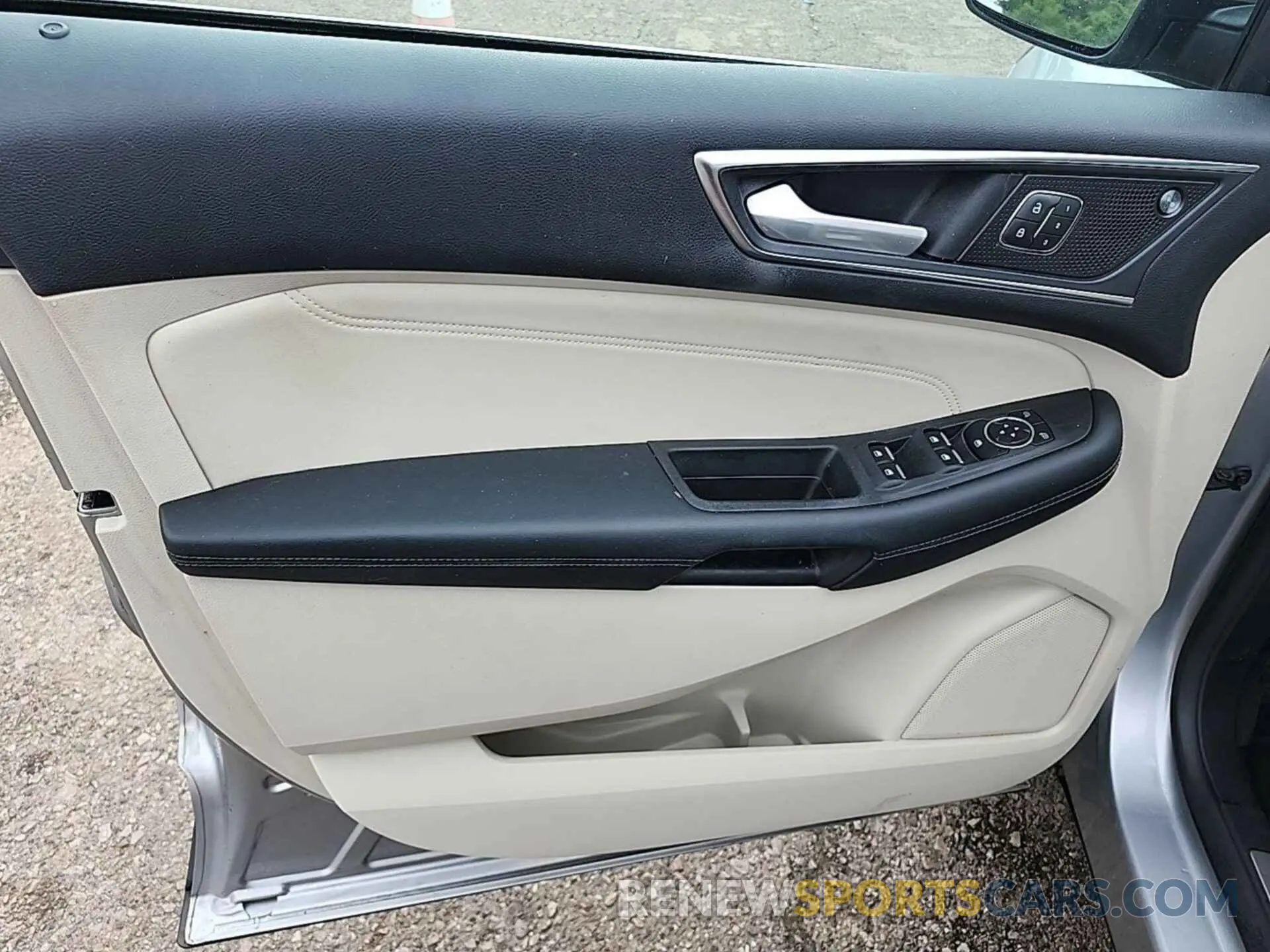 28 Photograph of a damaged car 2FMPK3K9XMBA50703 FORD EDGE 2021