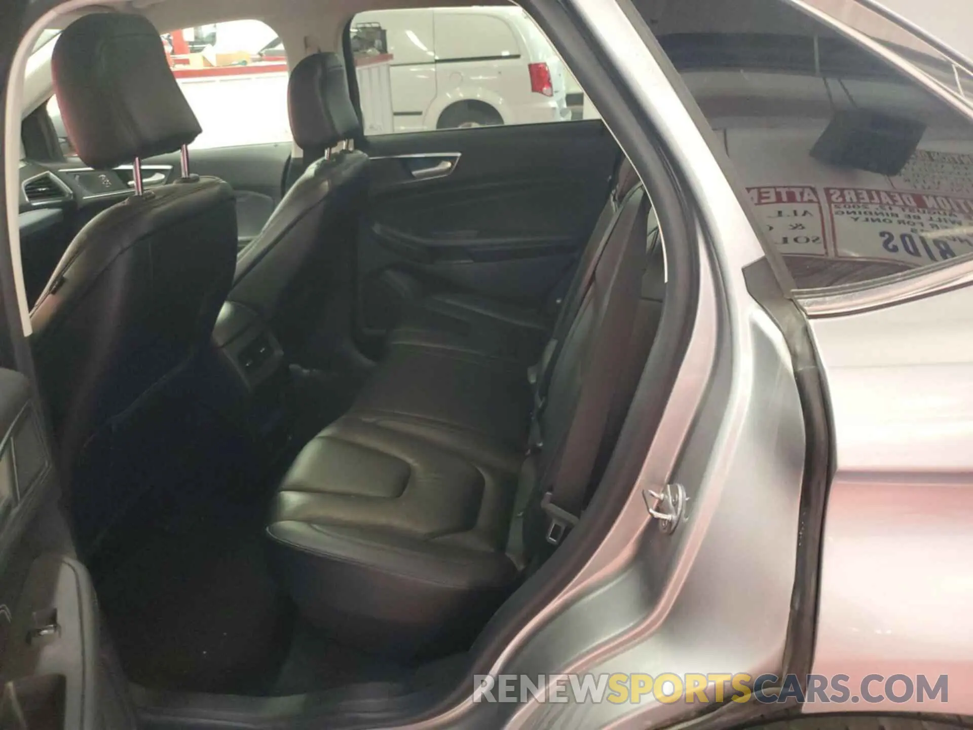 28 Photograph of a damaged car 2FMPK3K9XMBA51303 FORD EDGE 2021