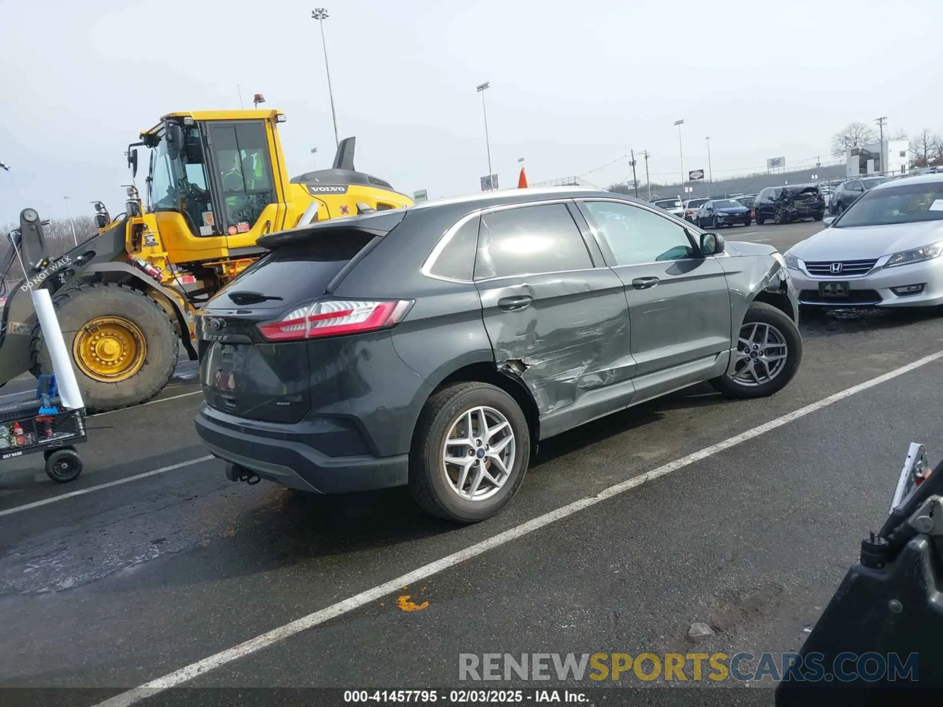 4 Photograph of a damaged car 2FMPK4J91MBA43484 FORD EDGE 2021