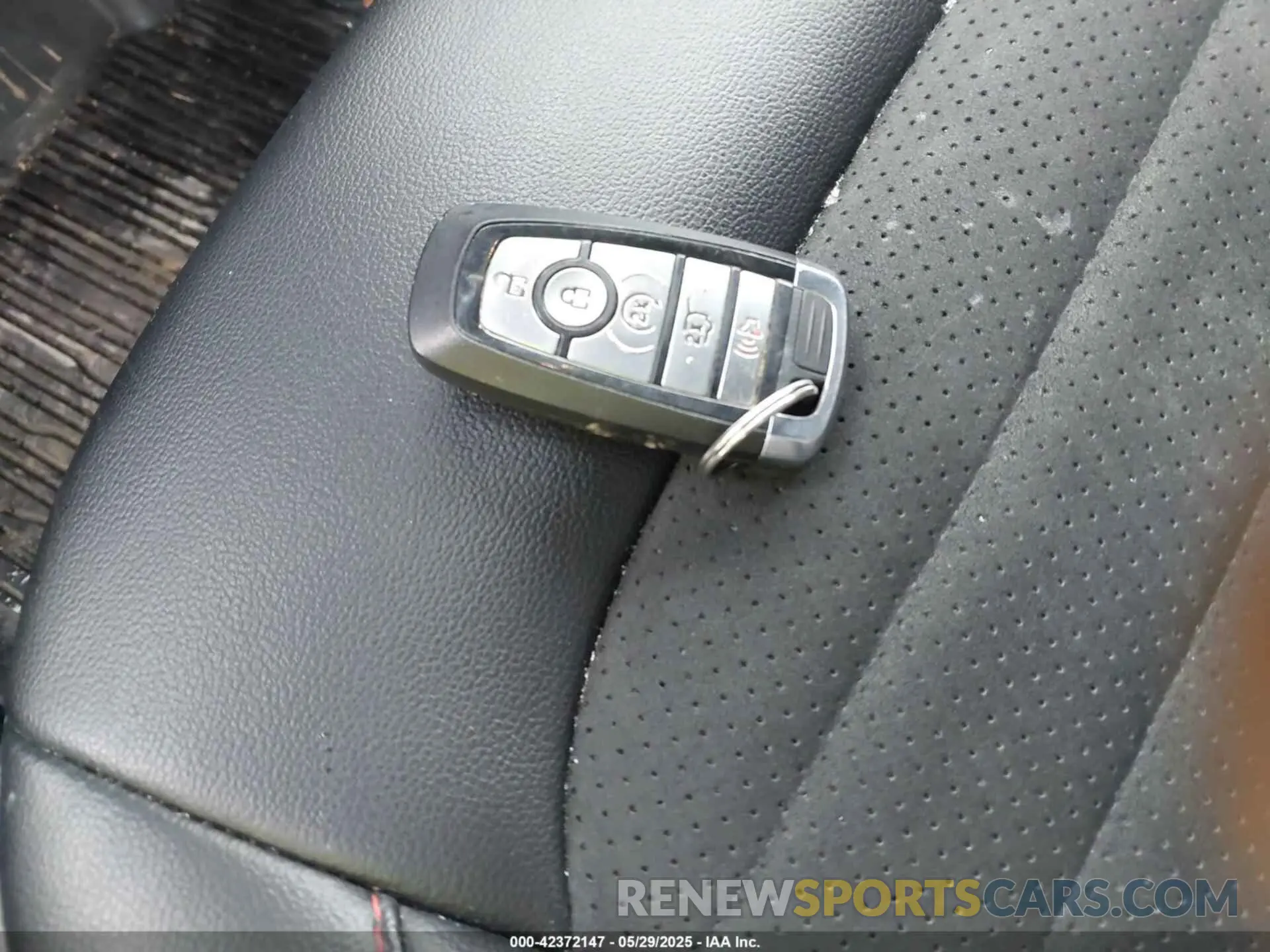 11 Photograph of a damaged car 2FMPK4J91MBA52346 FORD EDGE 2021