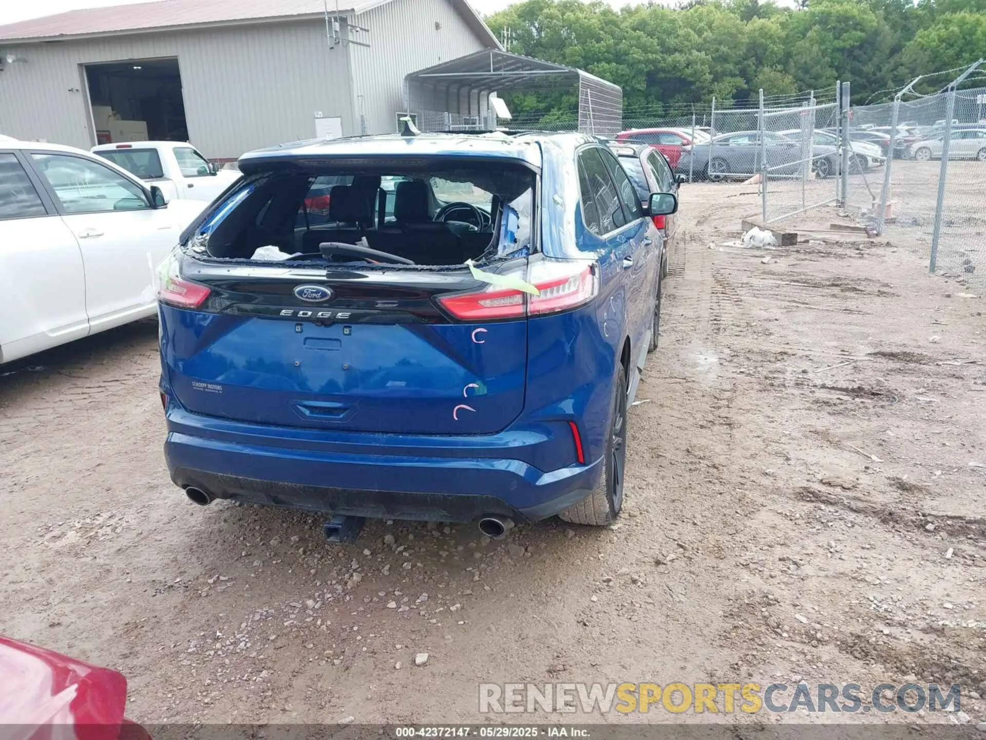 17 Photograph of a damaged car 2FMPK4J91MBA52346 FORD EDGE 2021