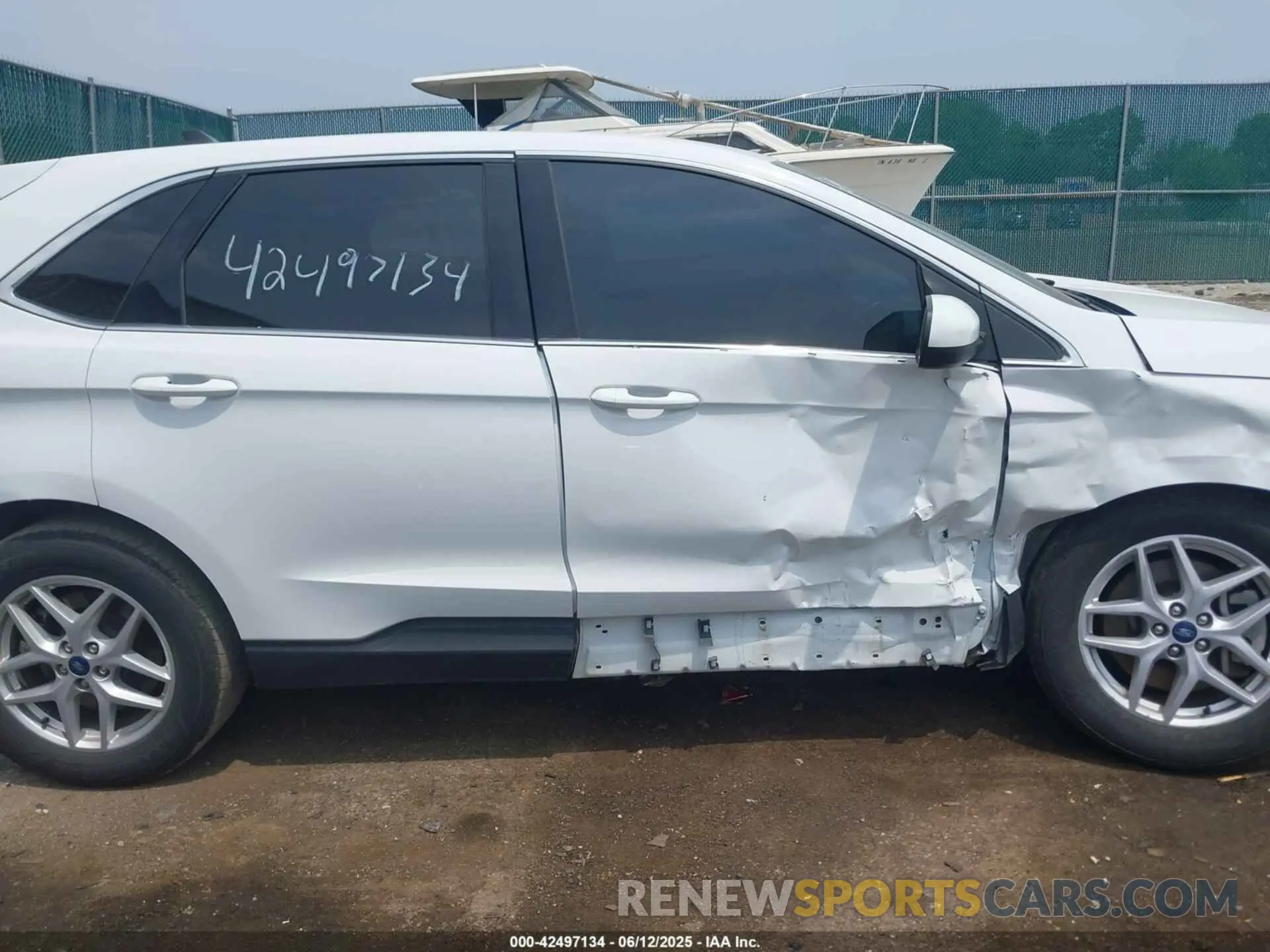13 Photograph of a damaged car 2FMPK4J92MBA02085 FORD EDGE 2021
