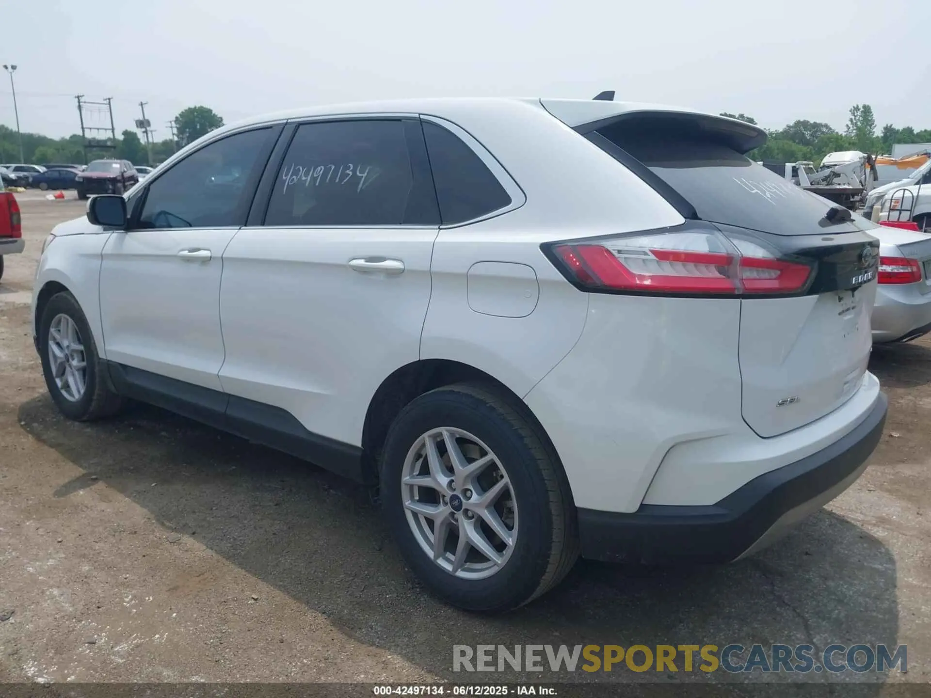 3 Photograph of a damaged car 2FMPK4J92MBA02085 FORD EDGE 2021