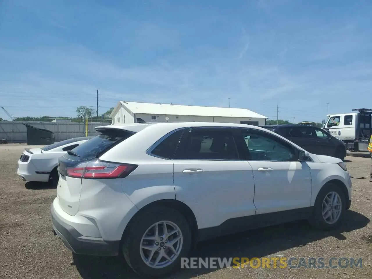 3 Photograph of a damaged car 2FMPK4J92MBA47754 FORD EDGE 2021