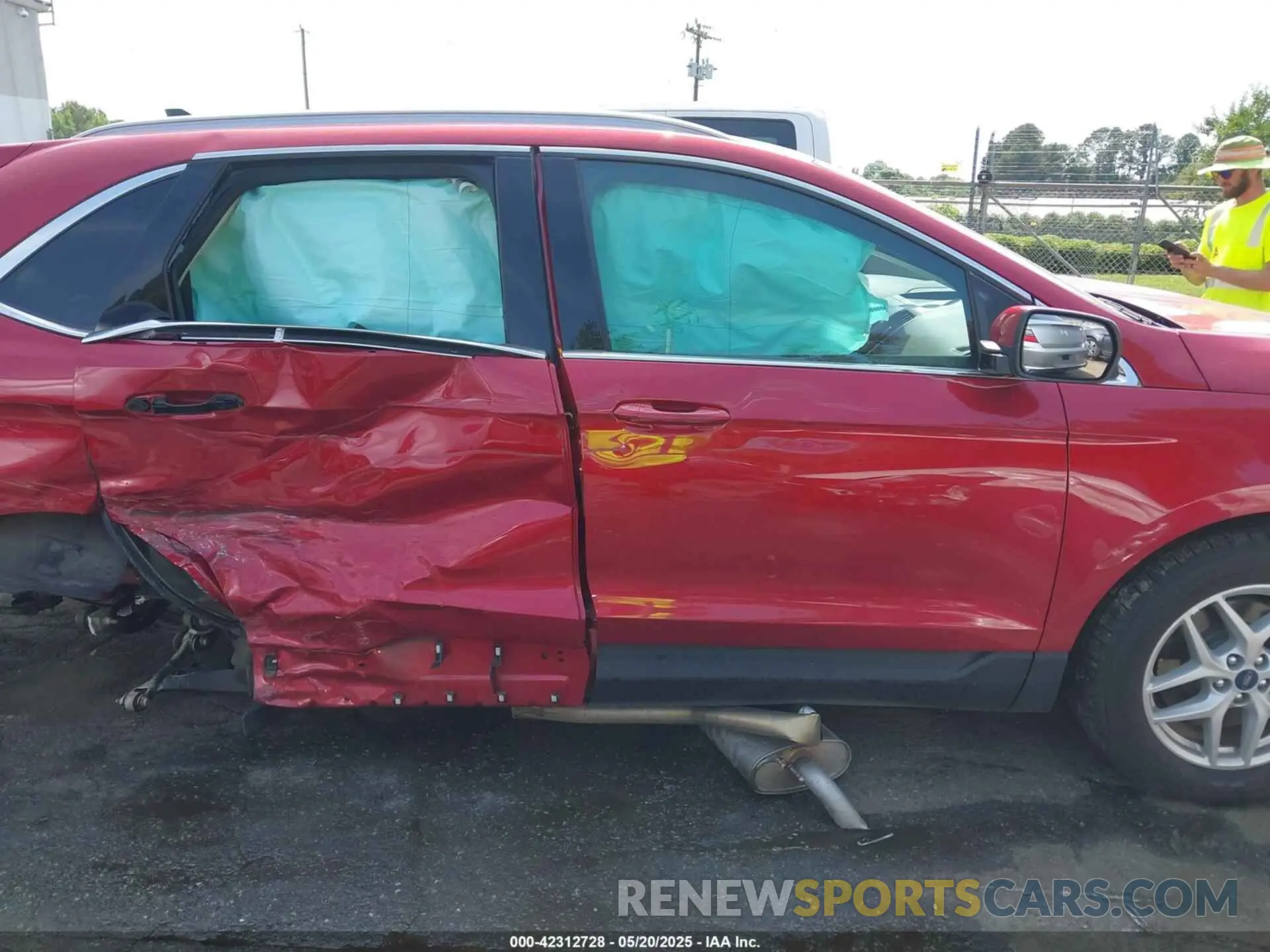 14 Photograph of a damaged car 2FMPK4J93MBA36567 FORD EDGE 2021