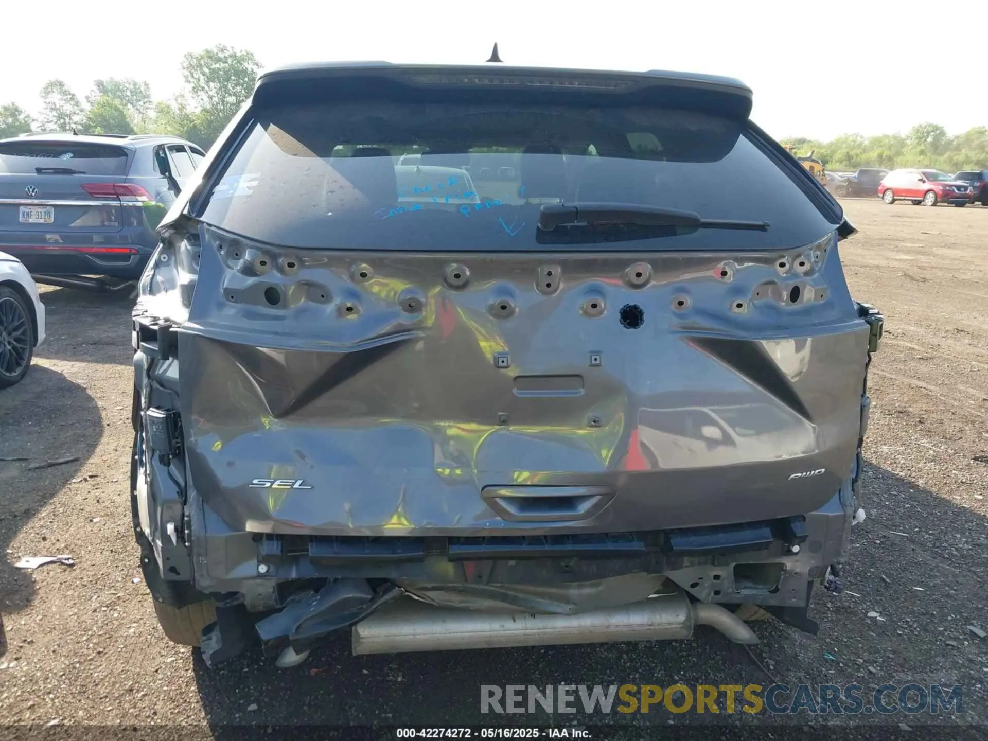 17 Photograph of a damaged car 2FMPK4J95MBA00329 FORD EDGE 2021