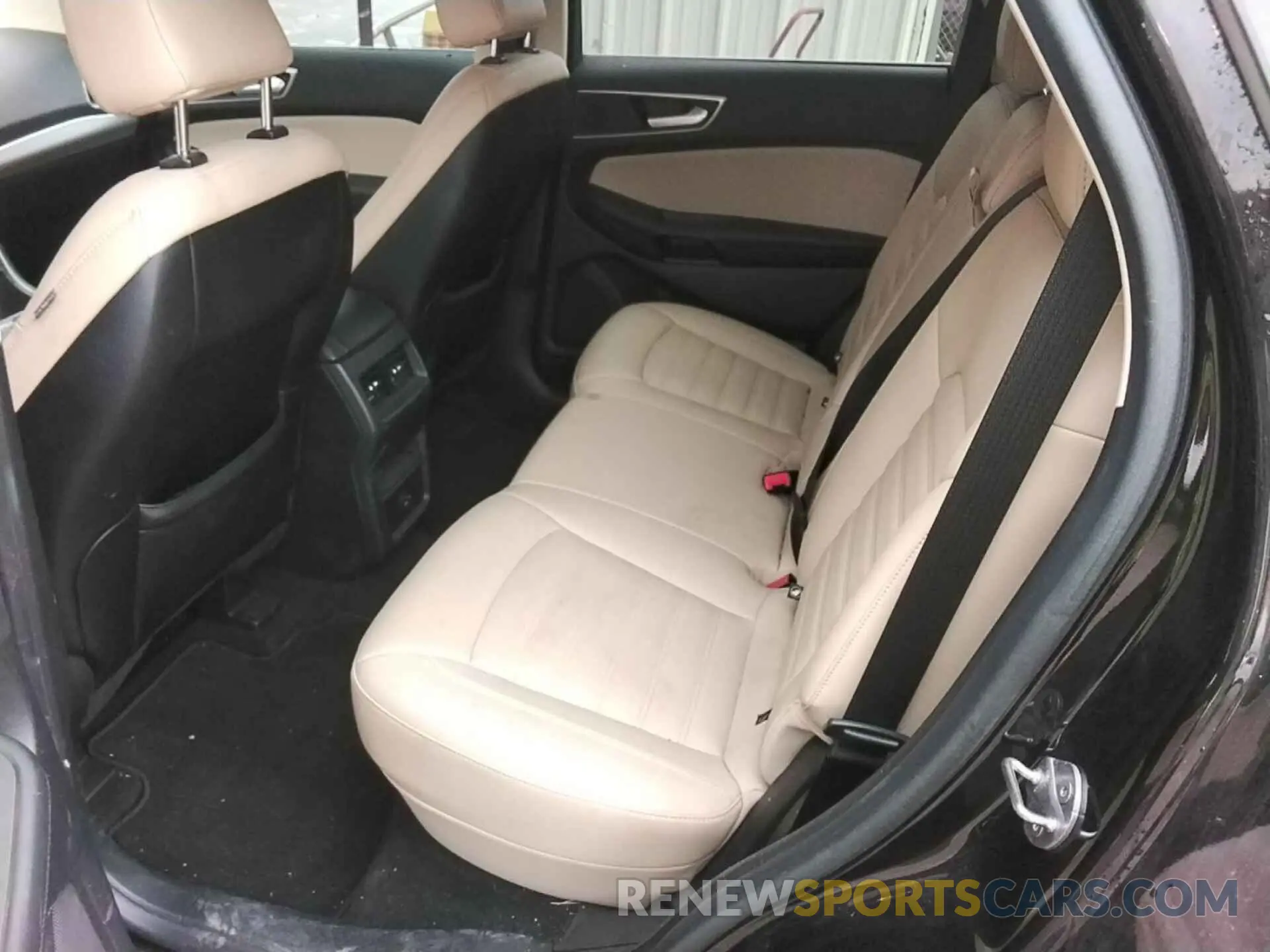 8 Photograph of a damaged car 2FMPK4J9XMBA23315 FORD EDGE 2021