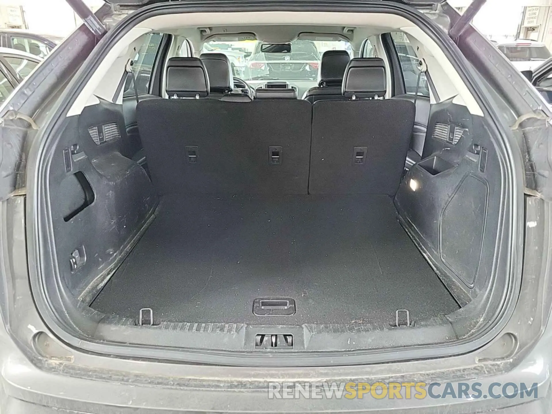 31 Photograph of a damaged car 2FMPK4K90MBA53549 FORD EDGE 2021