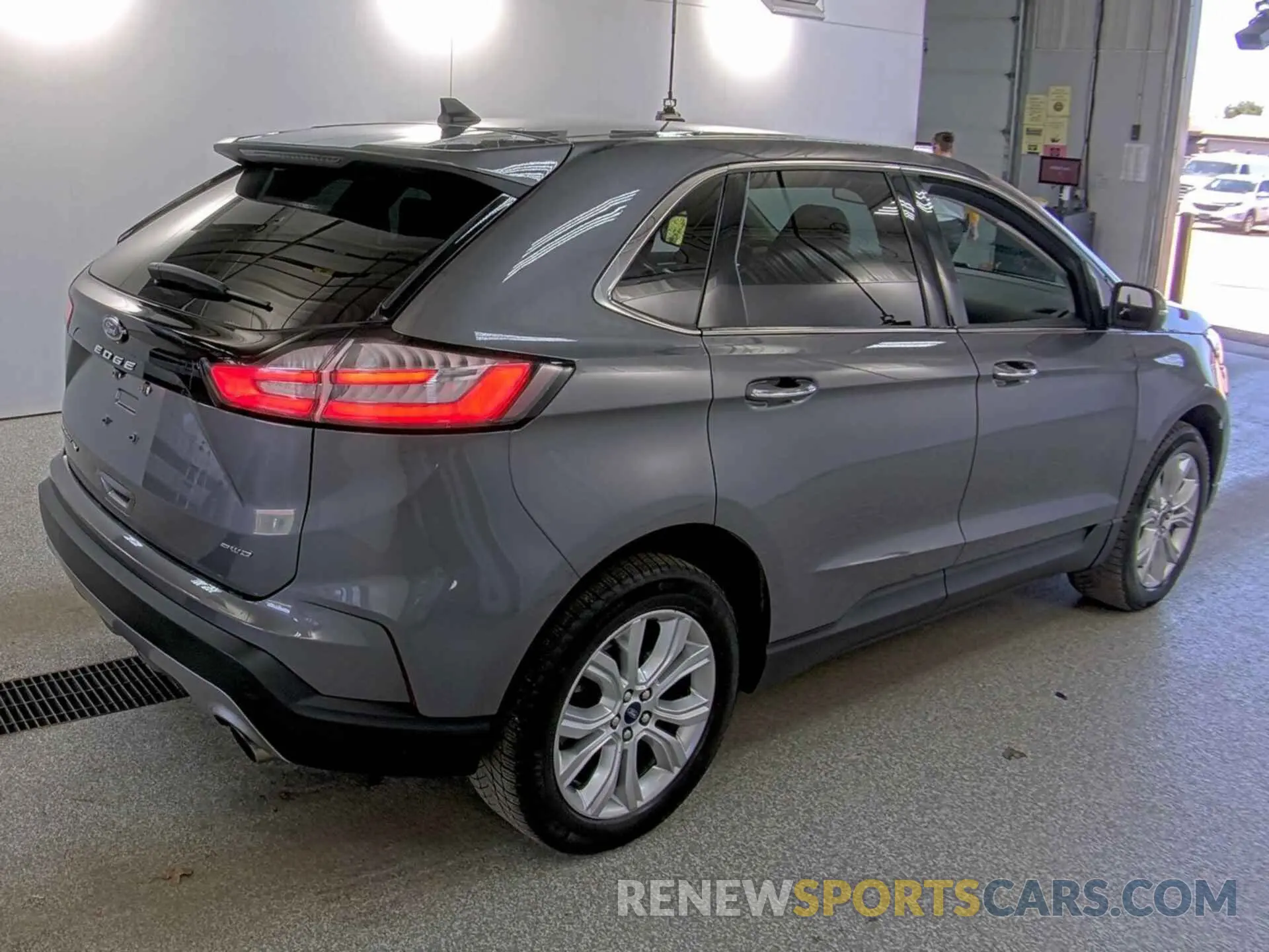 36 Photograph of a damaged car 2FMPK4K90MBA53549 FORD EDGE 2021
