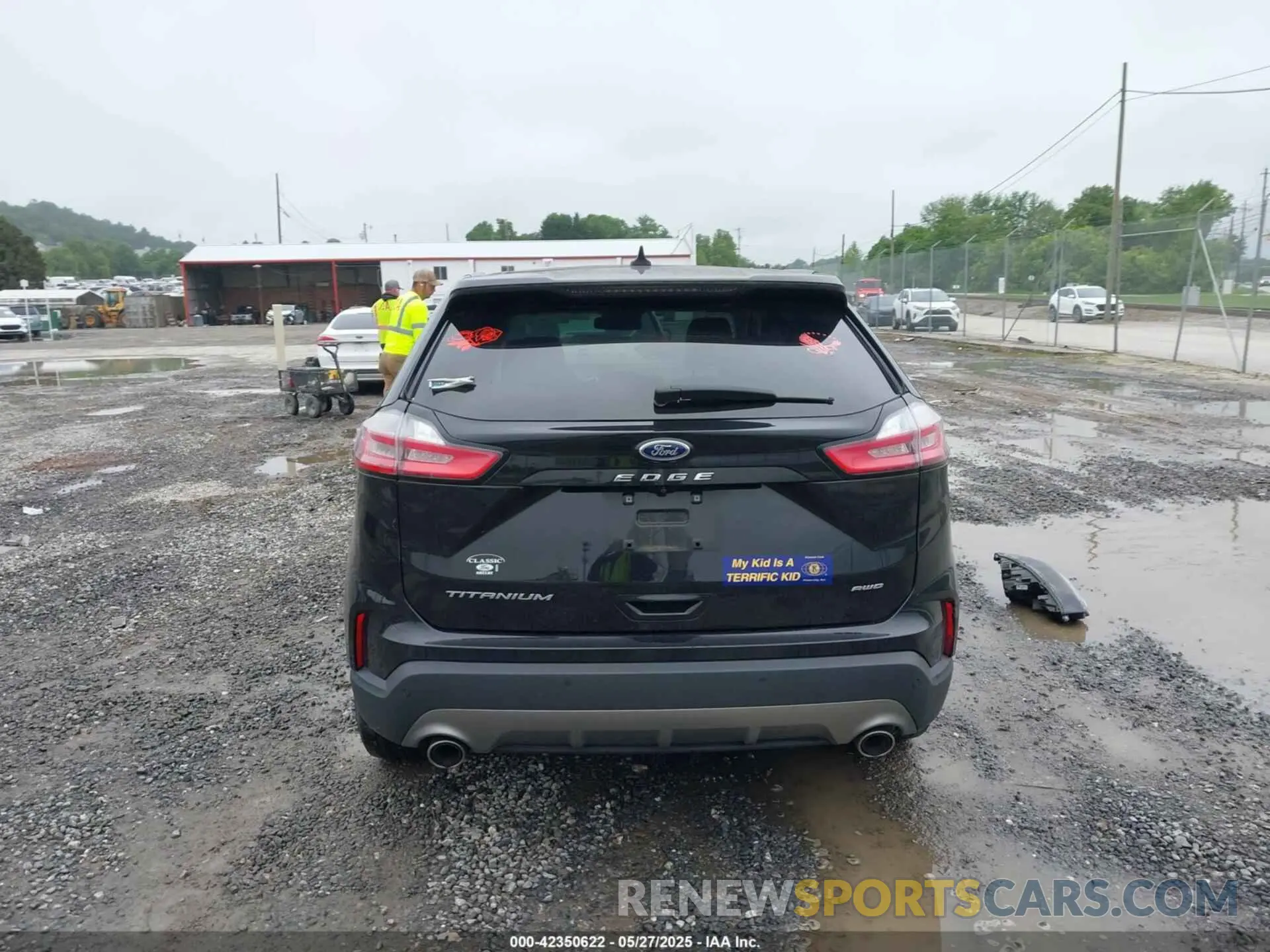 17 Photograph of a damaged car 2FMPK4K91MBA10290 FORD EDGE 2021