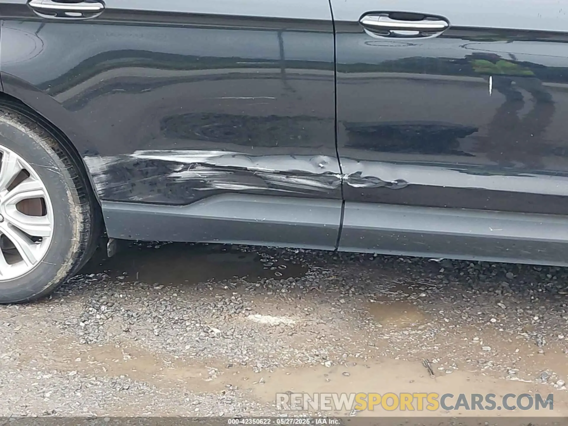 18 Photograph of a damaged car 2FMPK4K91MBA10290 FORD EDGE 2021