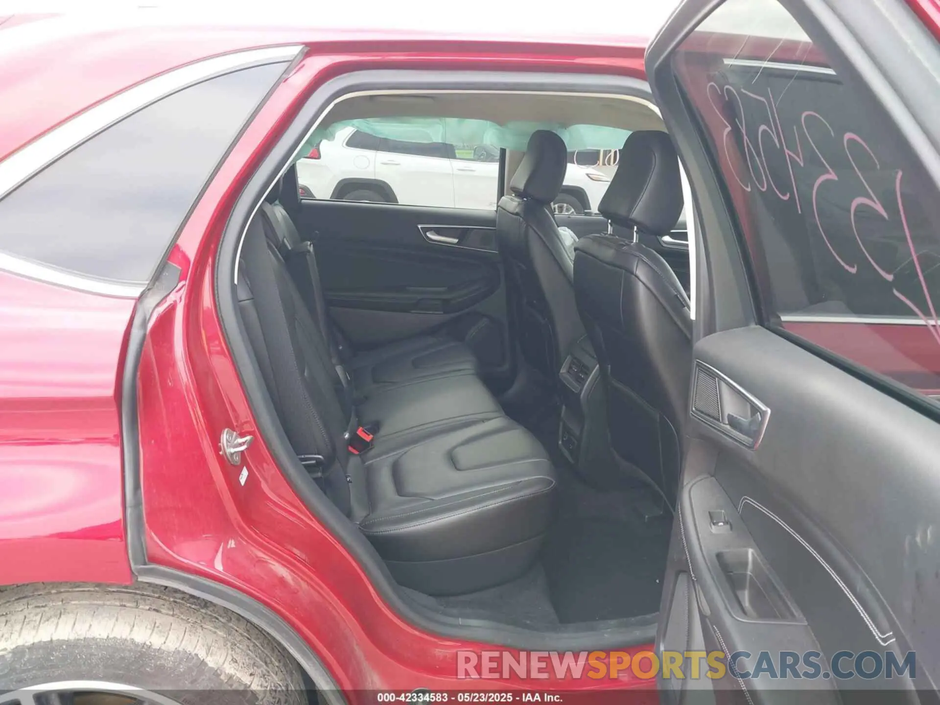 8 Photograph of a damaged car 2FMPK4K91MBA16896 FORD EDGE 2021