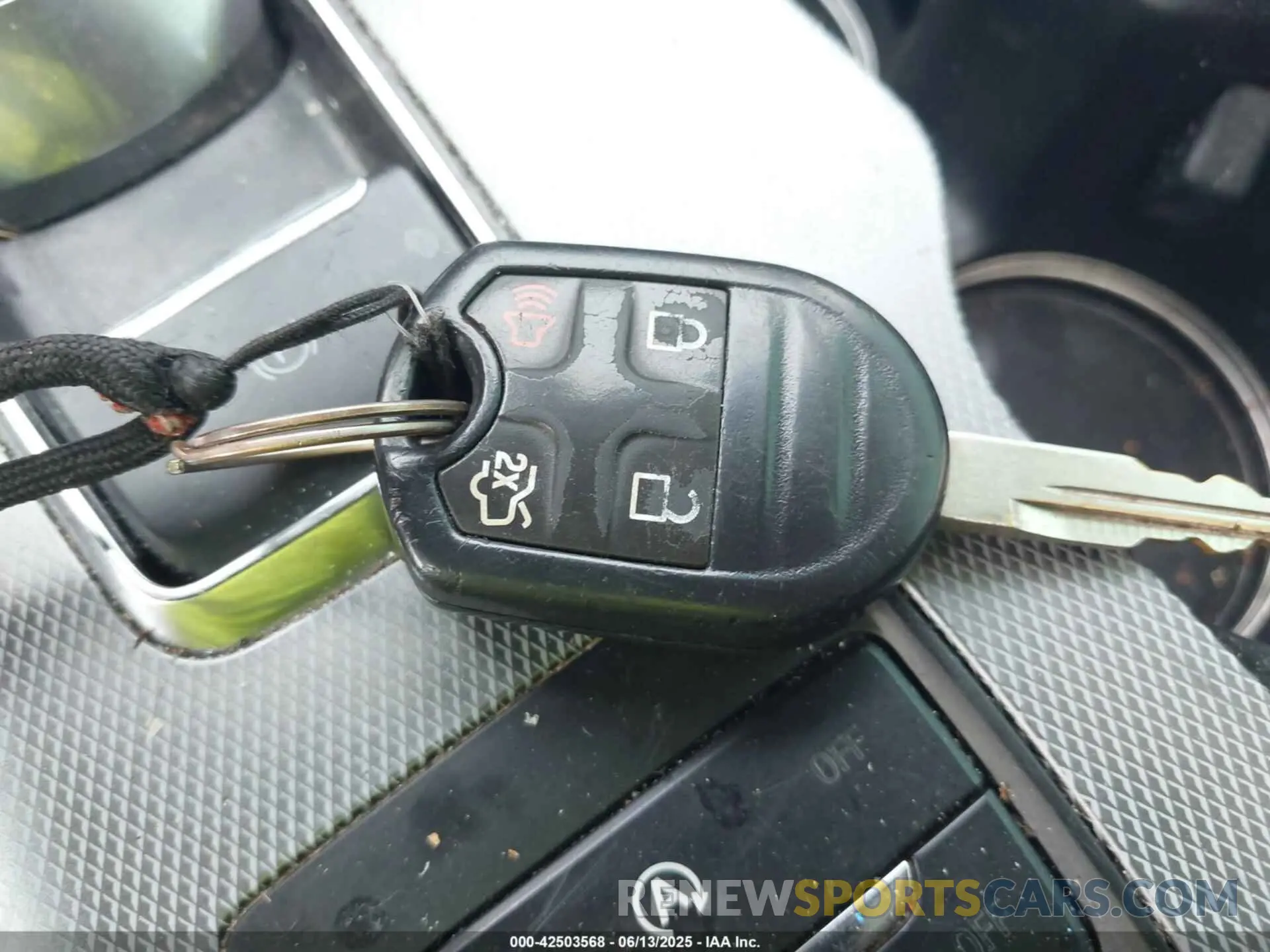 11 Photograph of a damaged car 2FMPK4K93MBA13403 FORD EDGE 2021