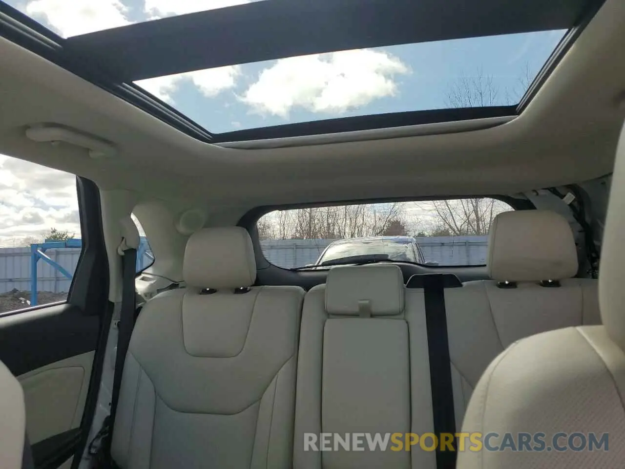 10 Photograph of a damaged car 2FMPK4K93MBA52444 FORD EDGE 2021