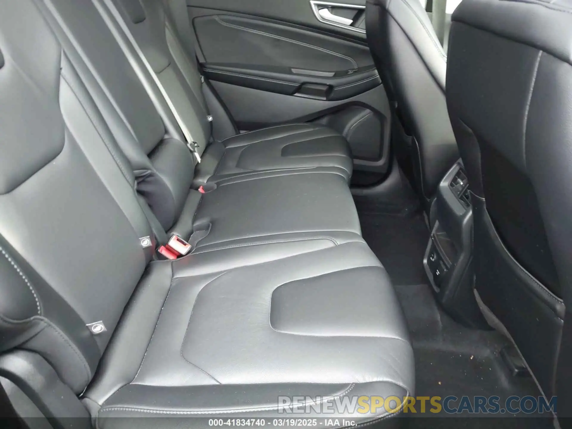 8 Photograph of a damaged car 2FMPK4K94MBA32297 FORD EDGE 2021