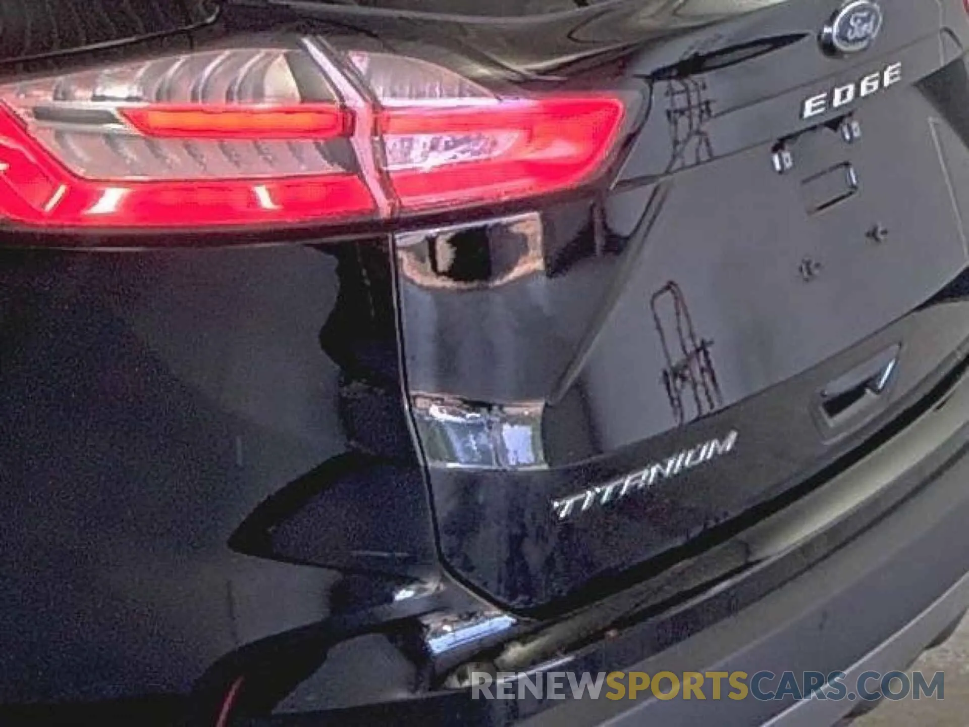 12 Photograph of a damaged car 2FMPK4K94MBA50492 FORD EDGE 2021
