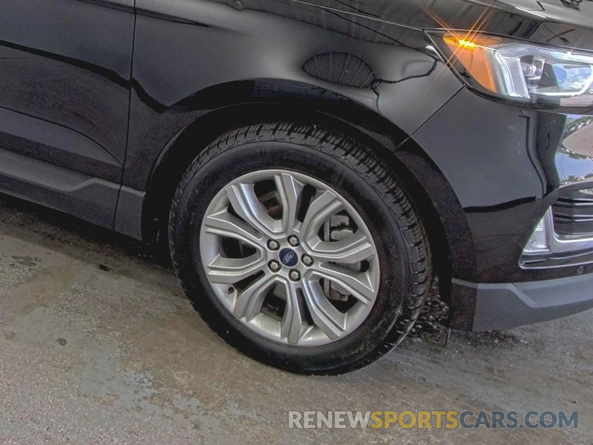 32 Photograph of a damaged car 2FMPK4K94MBA50492 FORD EDGE 2021
