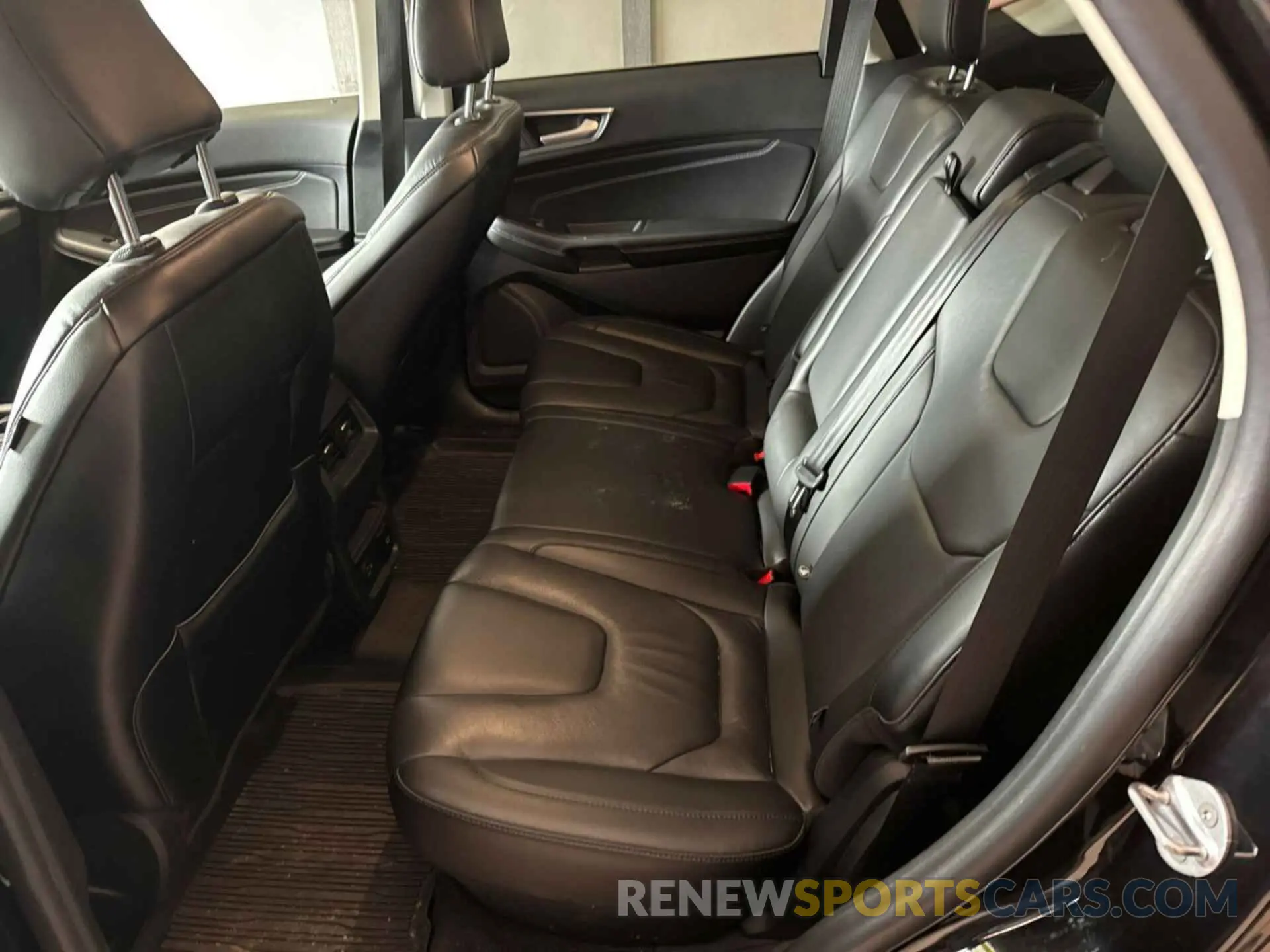 5 Photograph of a damaged car 2FMPK4K94MBA50492 FORD EDGE 2021