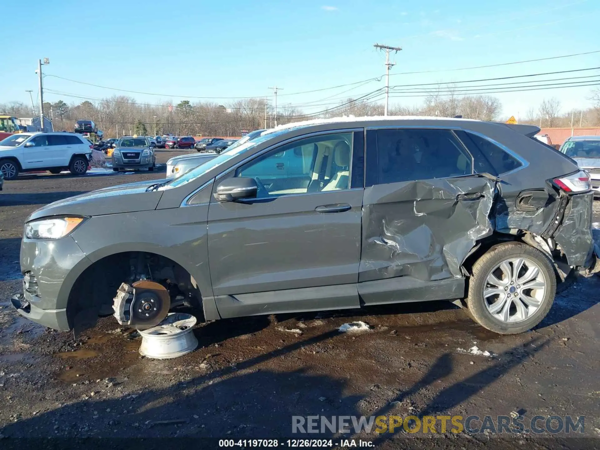 17 Photograph of a damaged car 2FMPK4K95MBA21146 FORD EDGE 2021