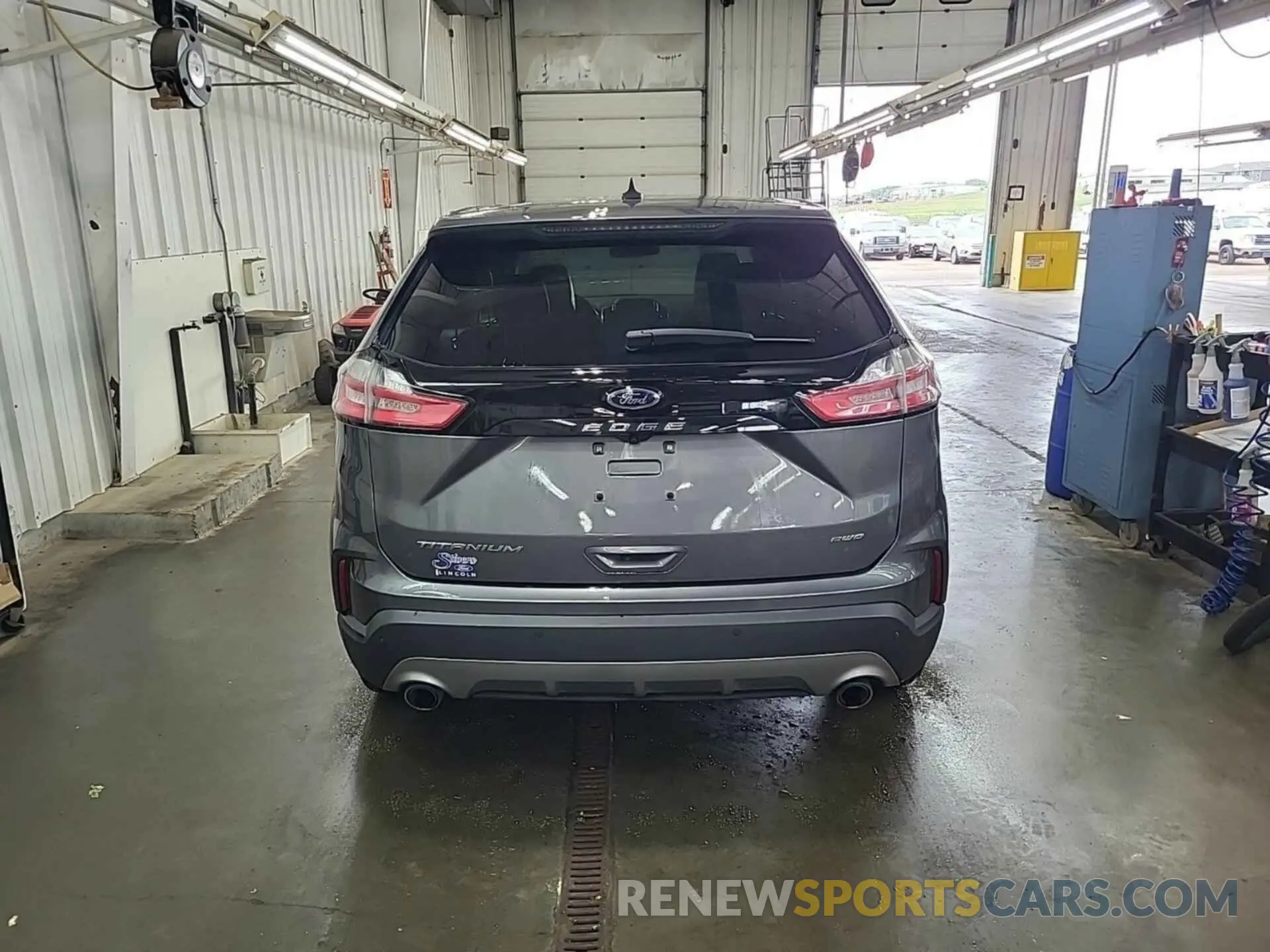 12 Photograph of a damaged car 2FMPK4K95MBA51537 FORD EDGE 2021