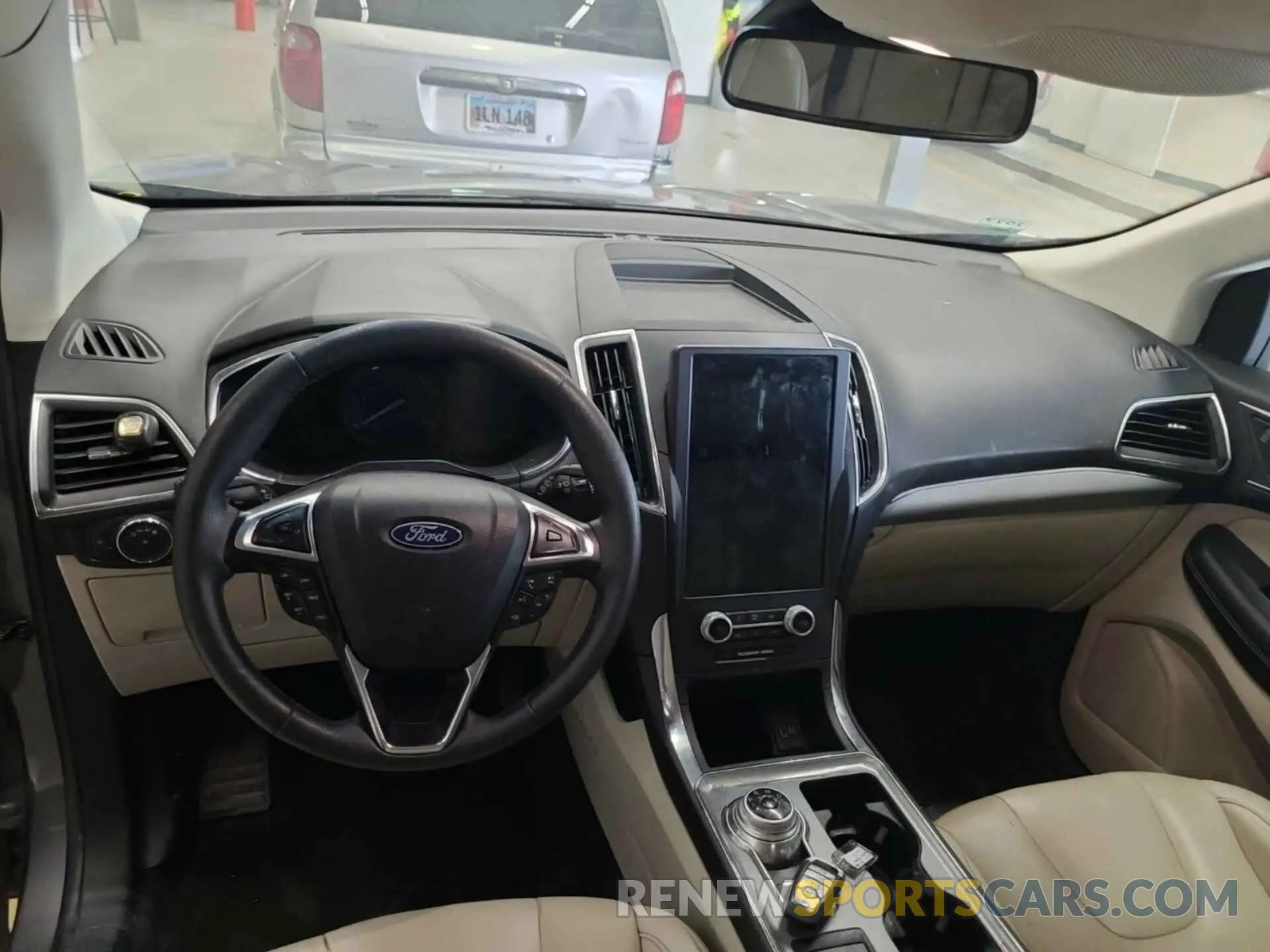 18 Photograph of a damaged car 2FMPK4K95MBA51537 FORD EDGE 2021