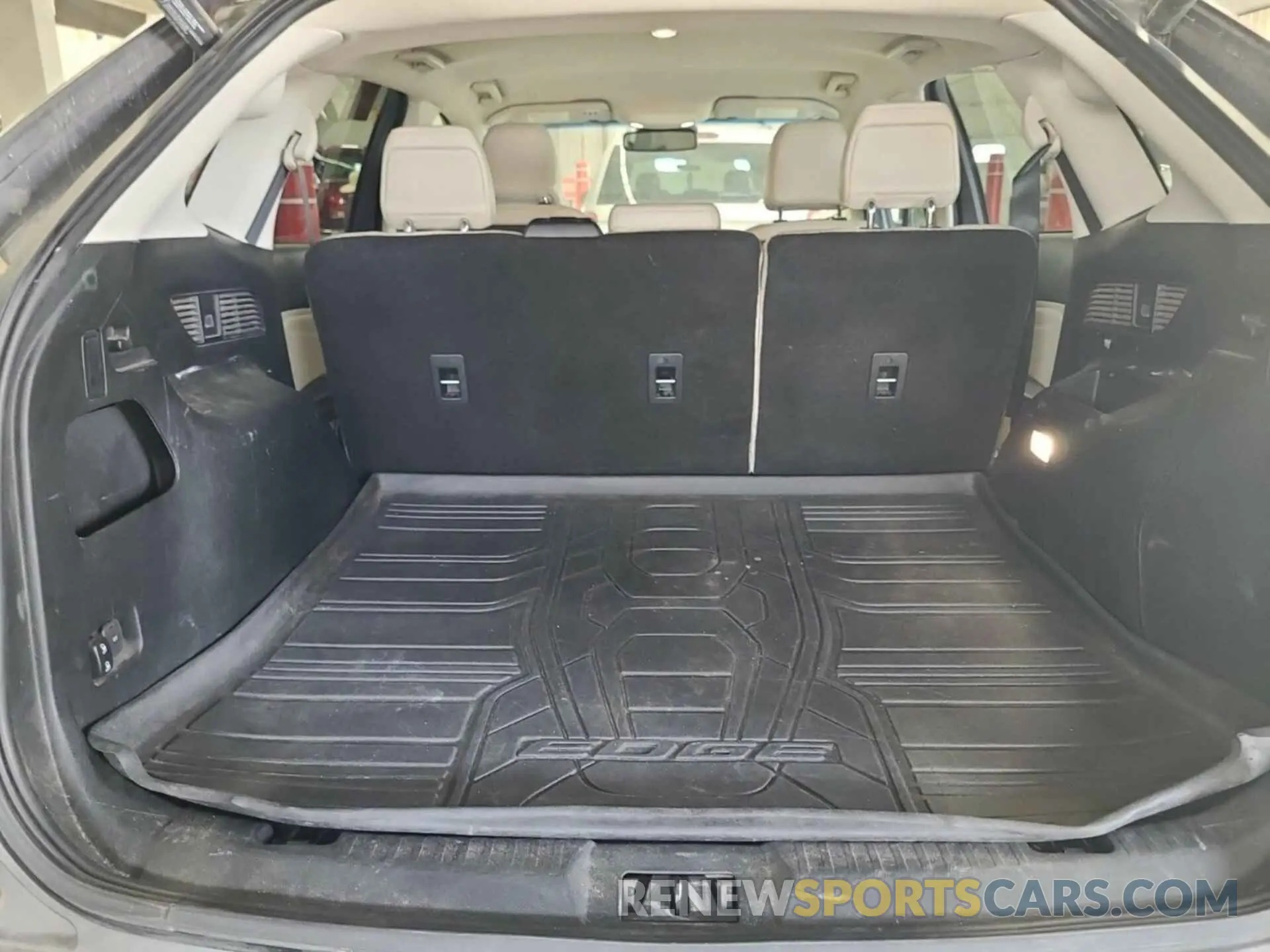 25 Photograph of a damaged car 2FMPK4K95MBA51537 FORD EDGE 2021