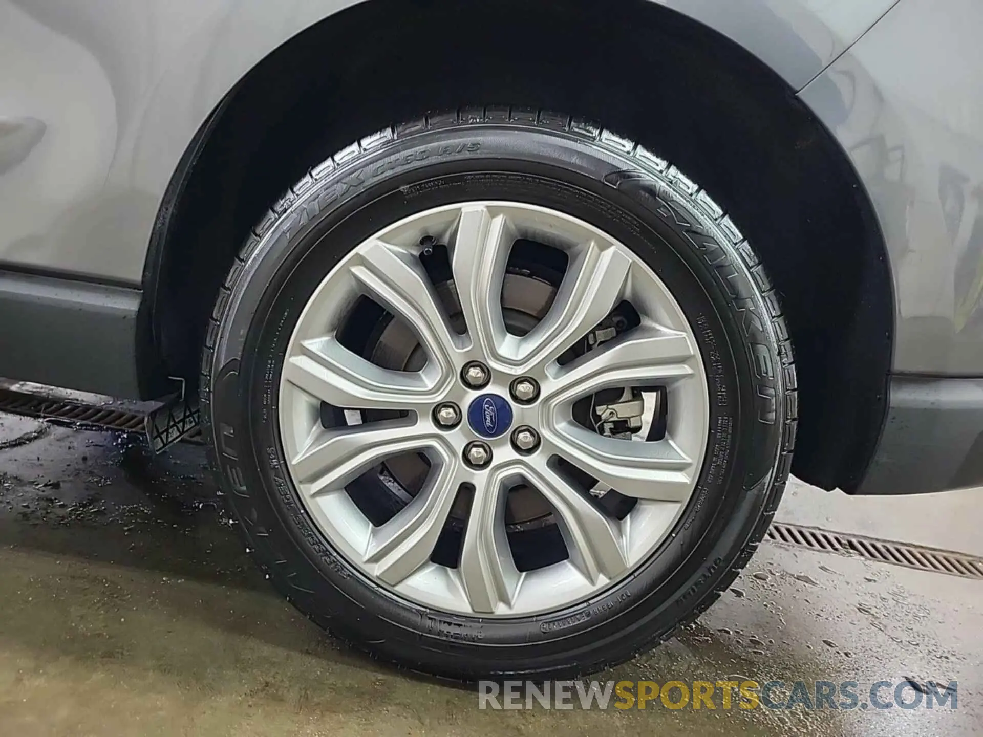 39 Photograph of a damaged car 2FMPK4K95MBA51537 FORD EDGE 2021