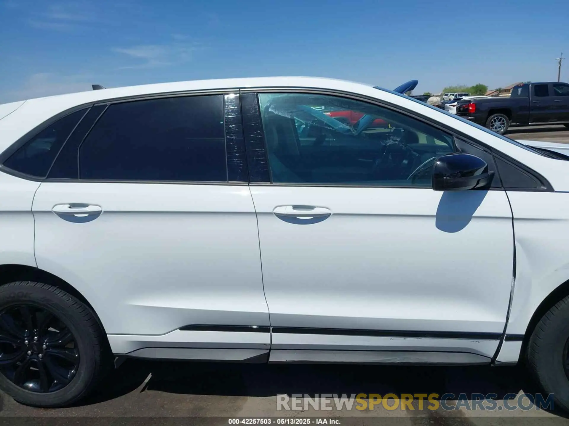 13 Photograph of a damaged car 2FMPK4G90NBA56252 FORD EDGE 2022