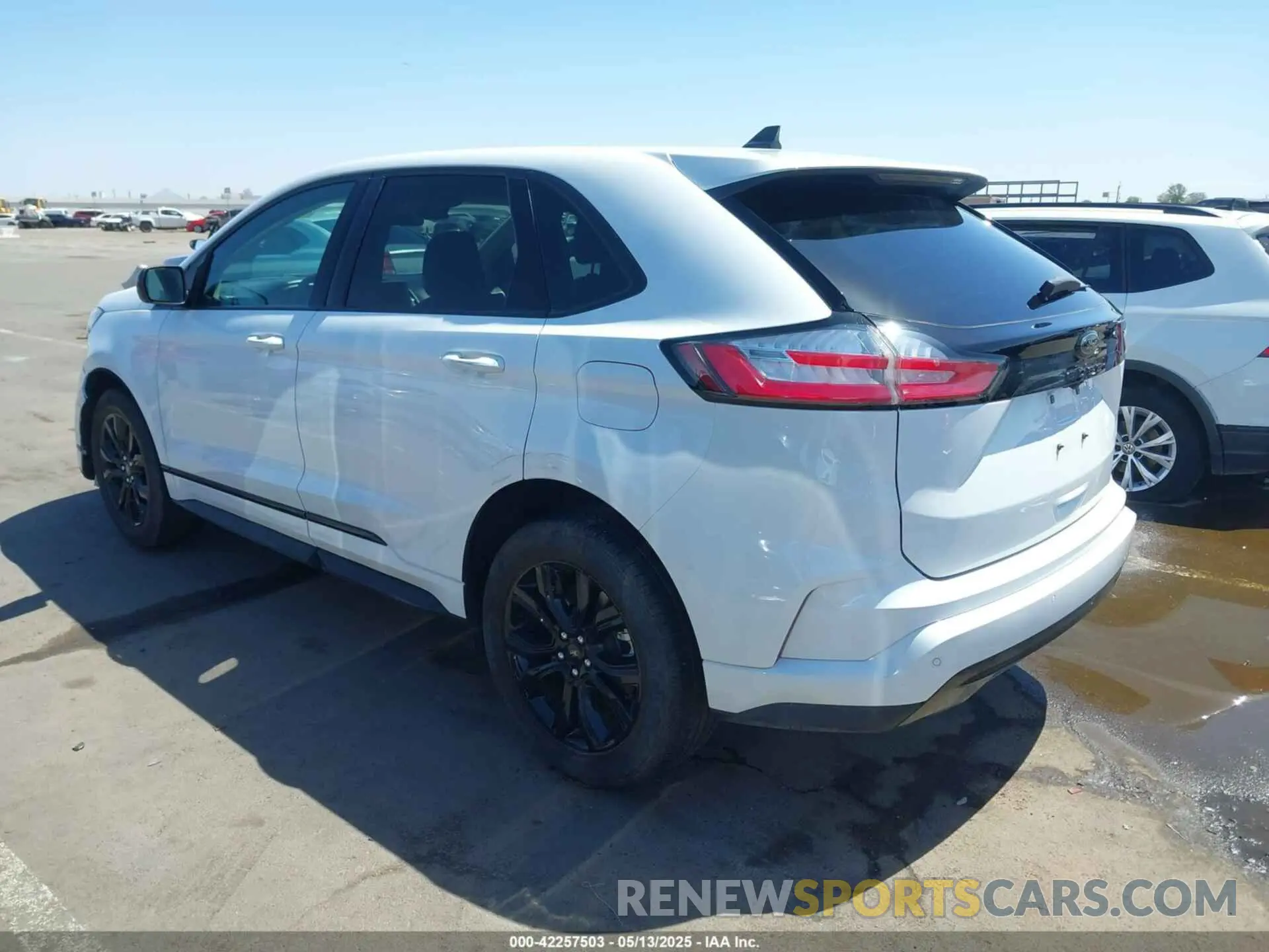 3 Photograph of a damaged car 2FMPK4G90NBA56252 FORD EDGE 2022
