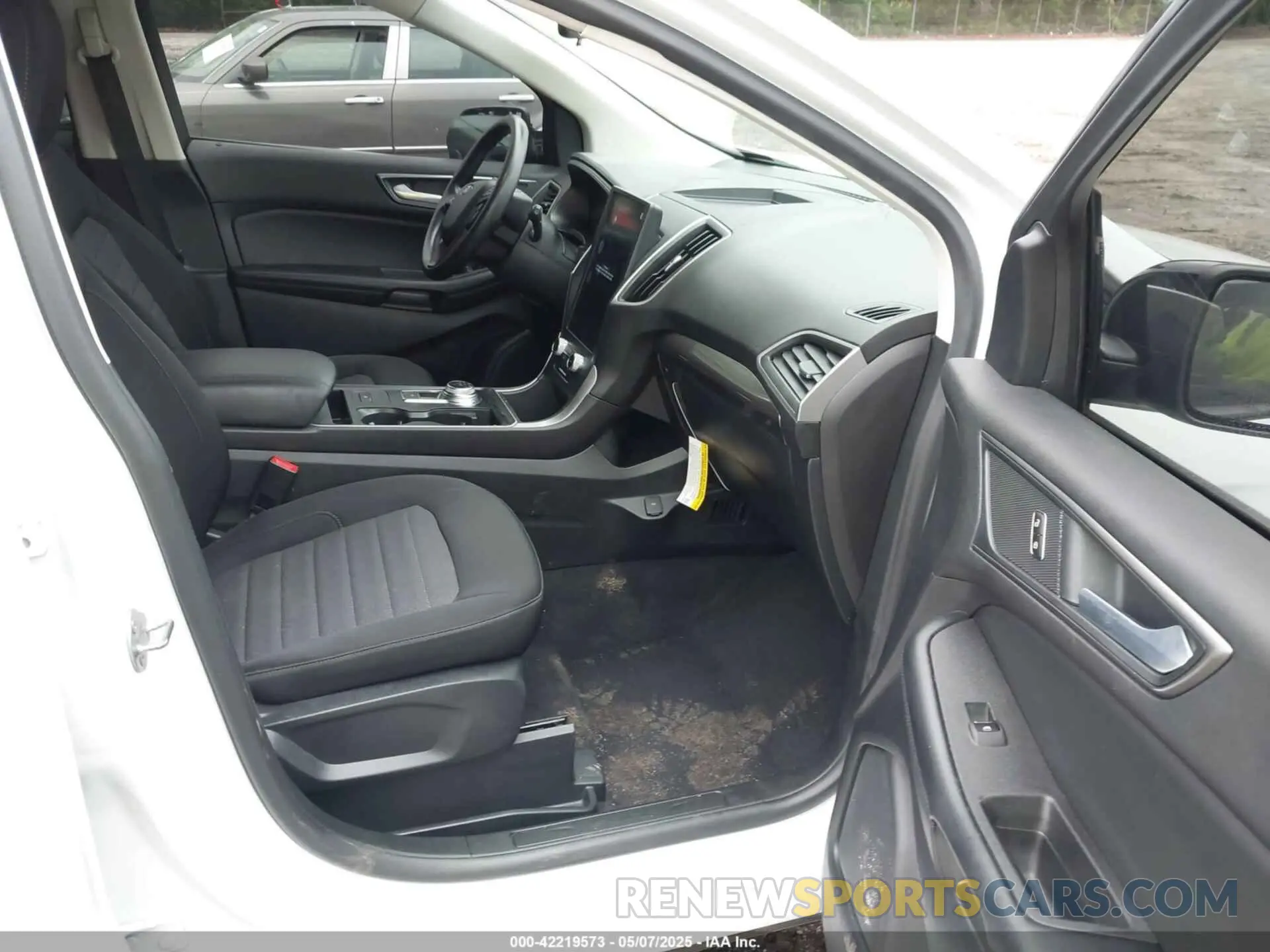 5 Photograph of a damaged car 2FMPK4G91NBA21252 FORD EDGE 2022