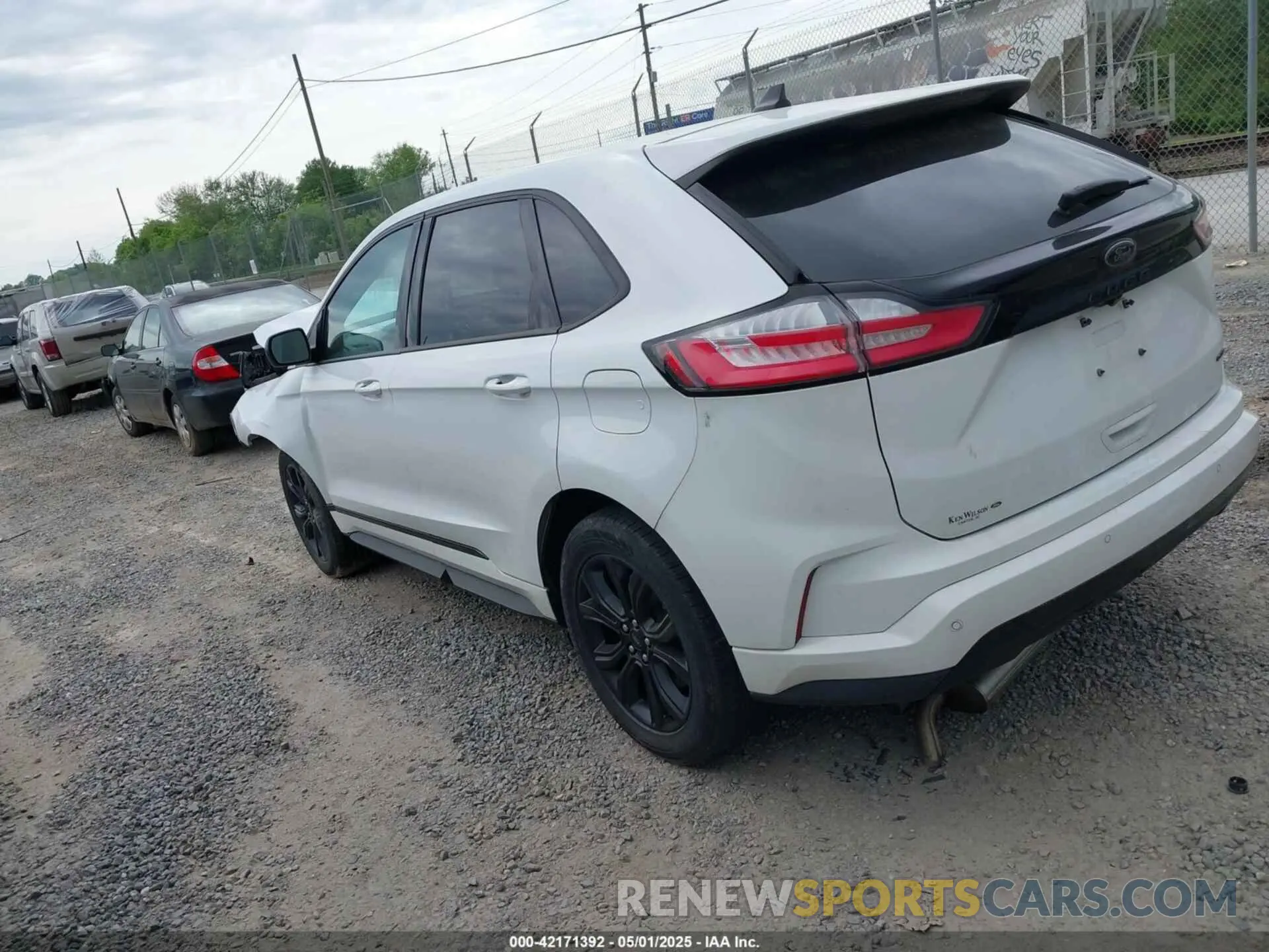 3 Photograph of a damaged car 2FMPK4G96NBA59575 FORD EDGE 2022