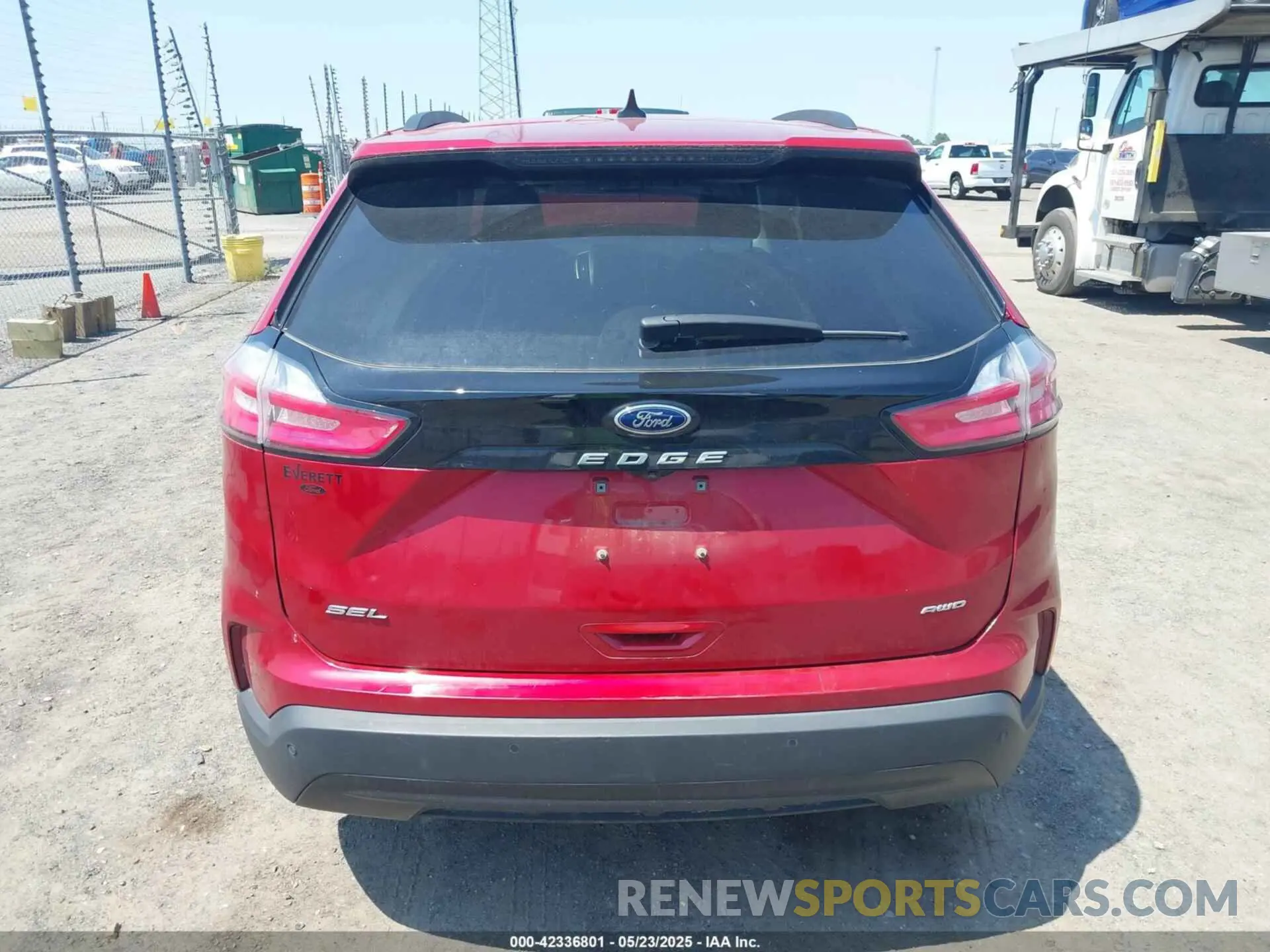 17 Photograph of a damaged car 2FMPK4J90NBA05830 FORD EDGE 2022