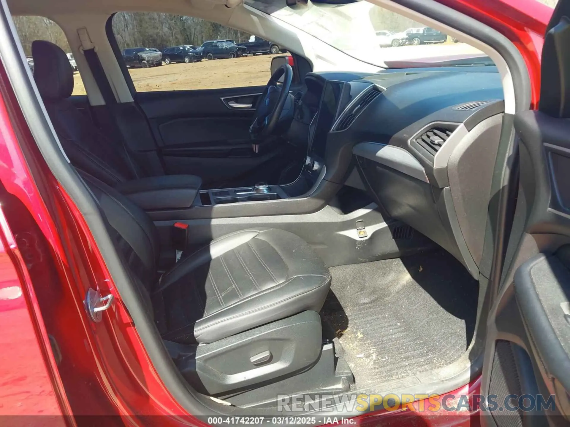 5 Photograph of a damaged car 2FMPK4J90NBA24975 FORD EDGE 2022