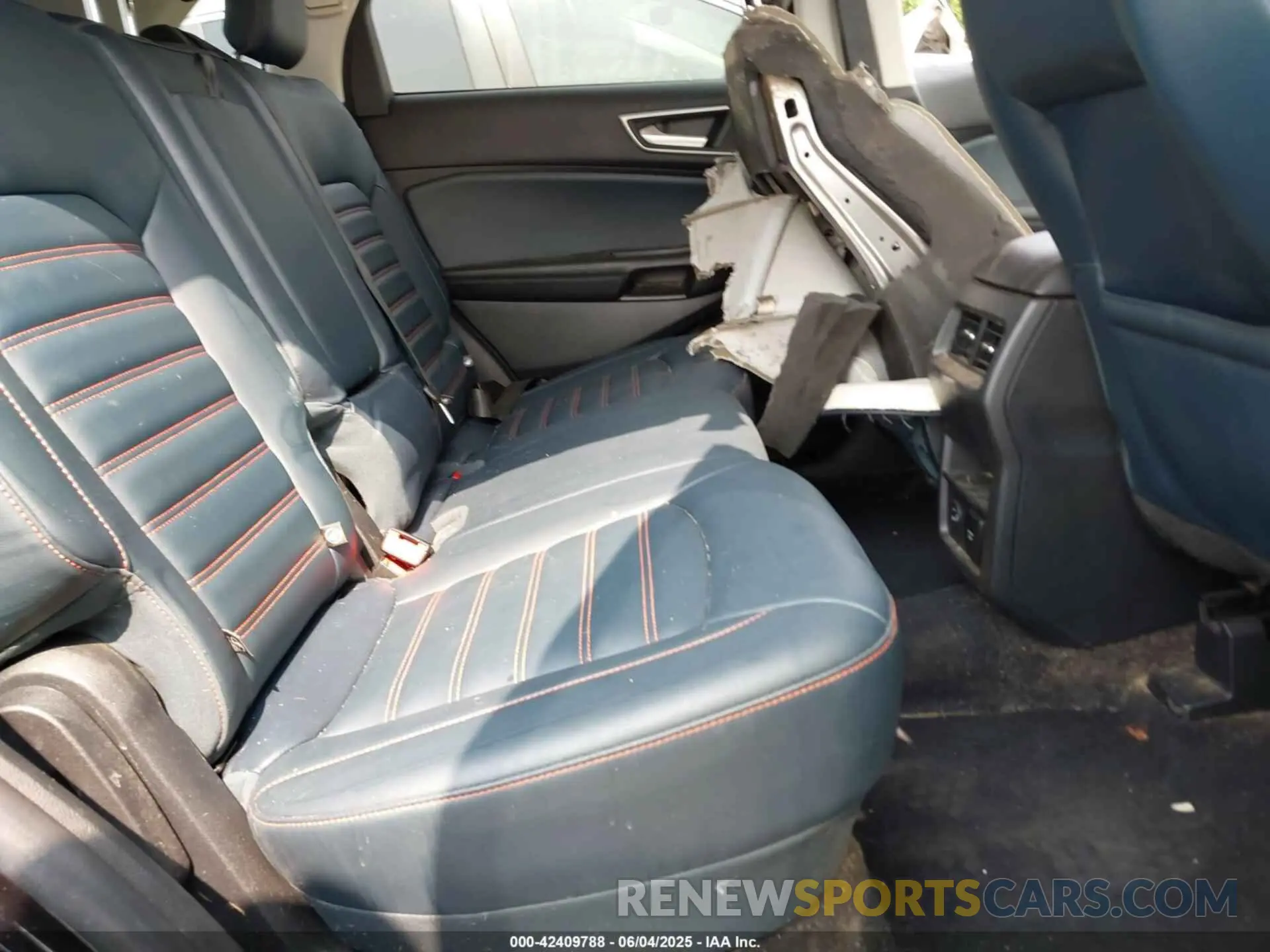 8 Photograph of a damaged car 2FMPK4J91NBA11331 FORD EDGE 2022